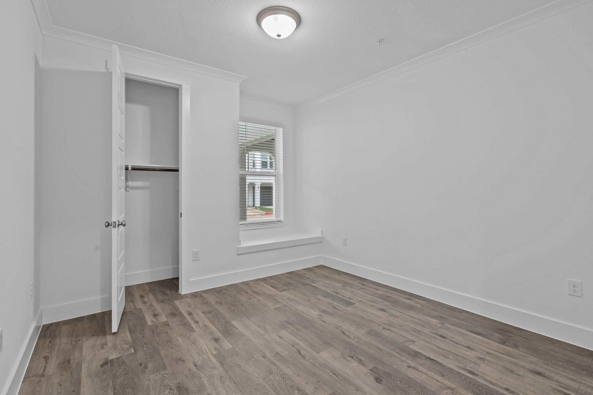 1664 Hillside Terrace None #1112 Property Photo 4