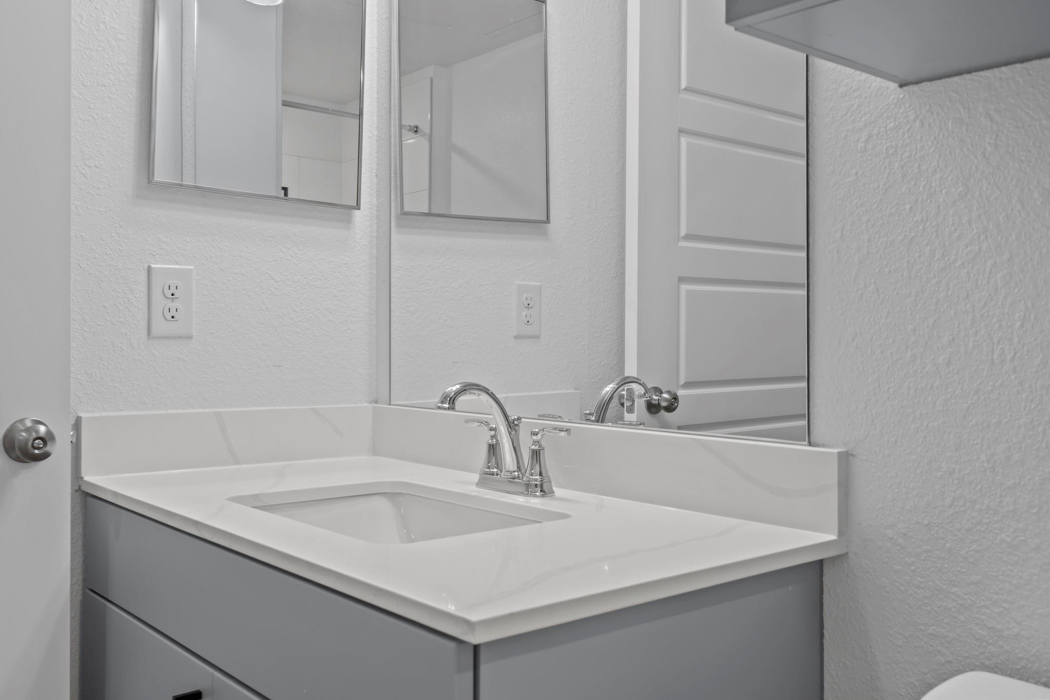 1664 Hillside Terrace None #1112 Property Photo 10