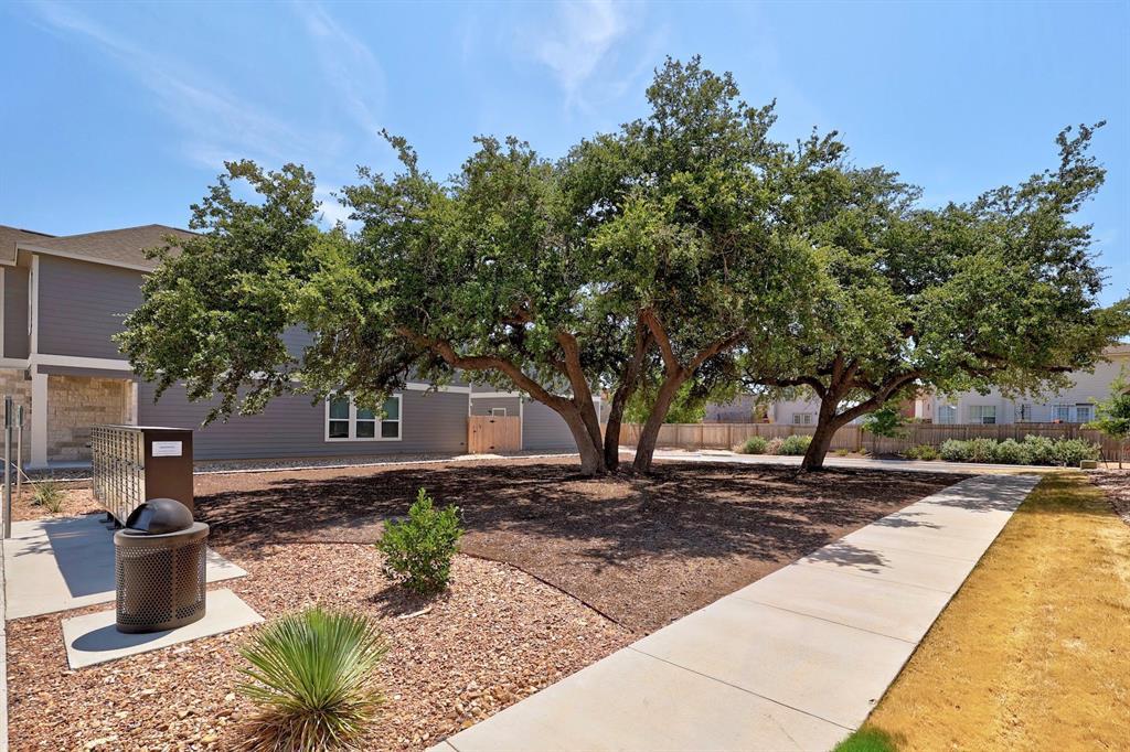 305 Toddy Way Property Photo 32