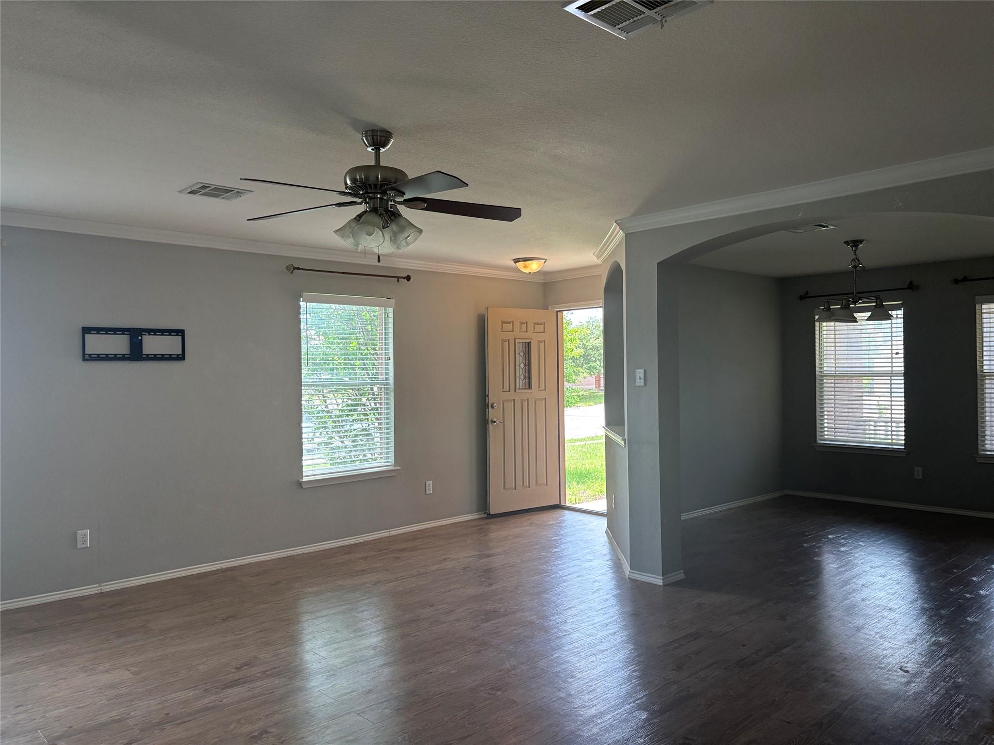 1034 W South St Property Photo 3