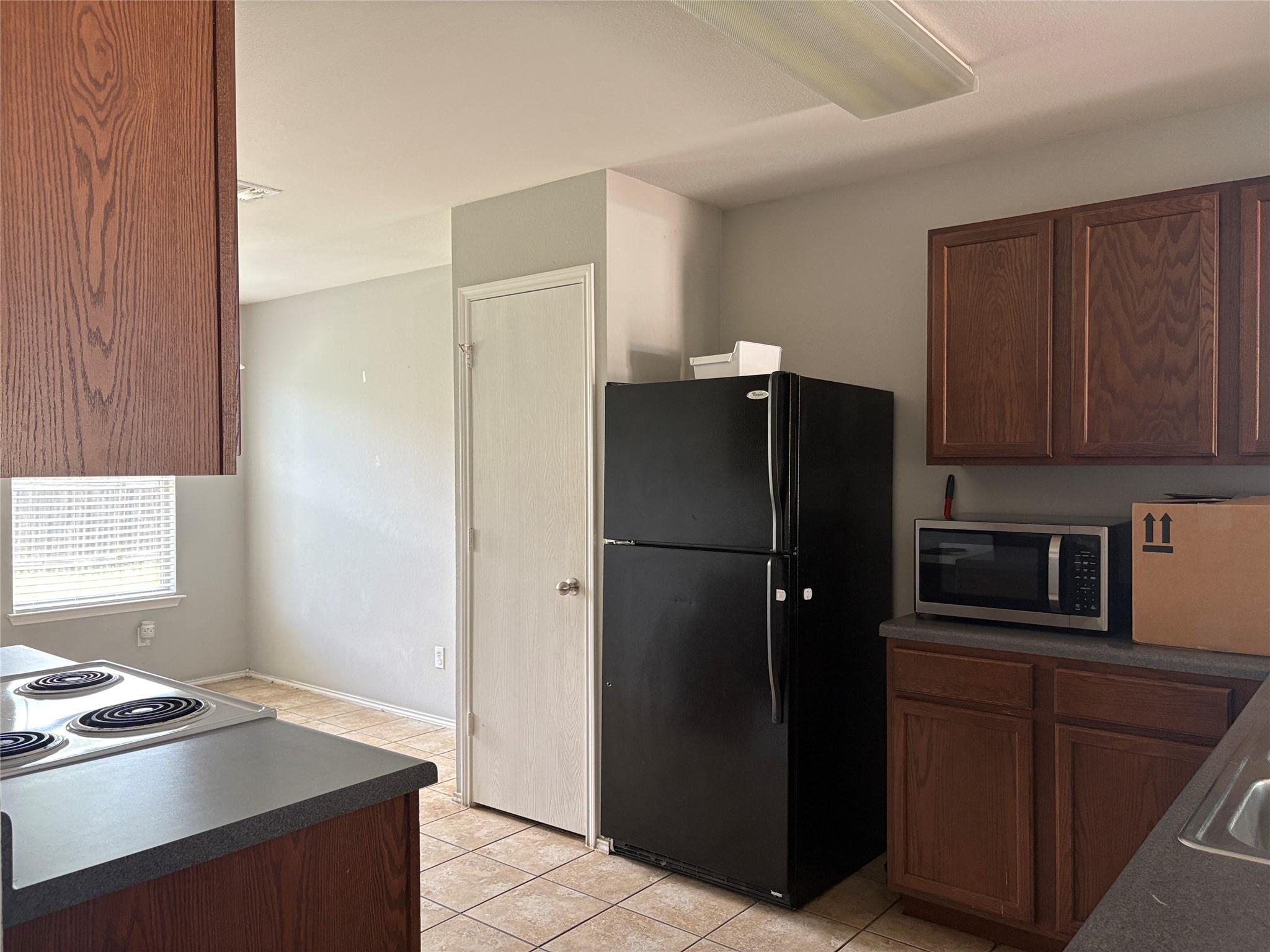 1034 W South St Property Photo 8