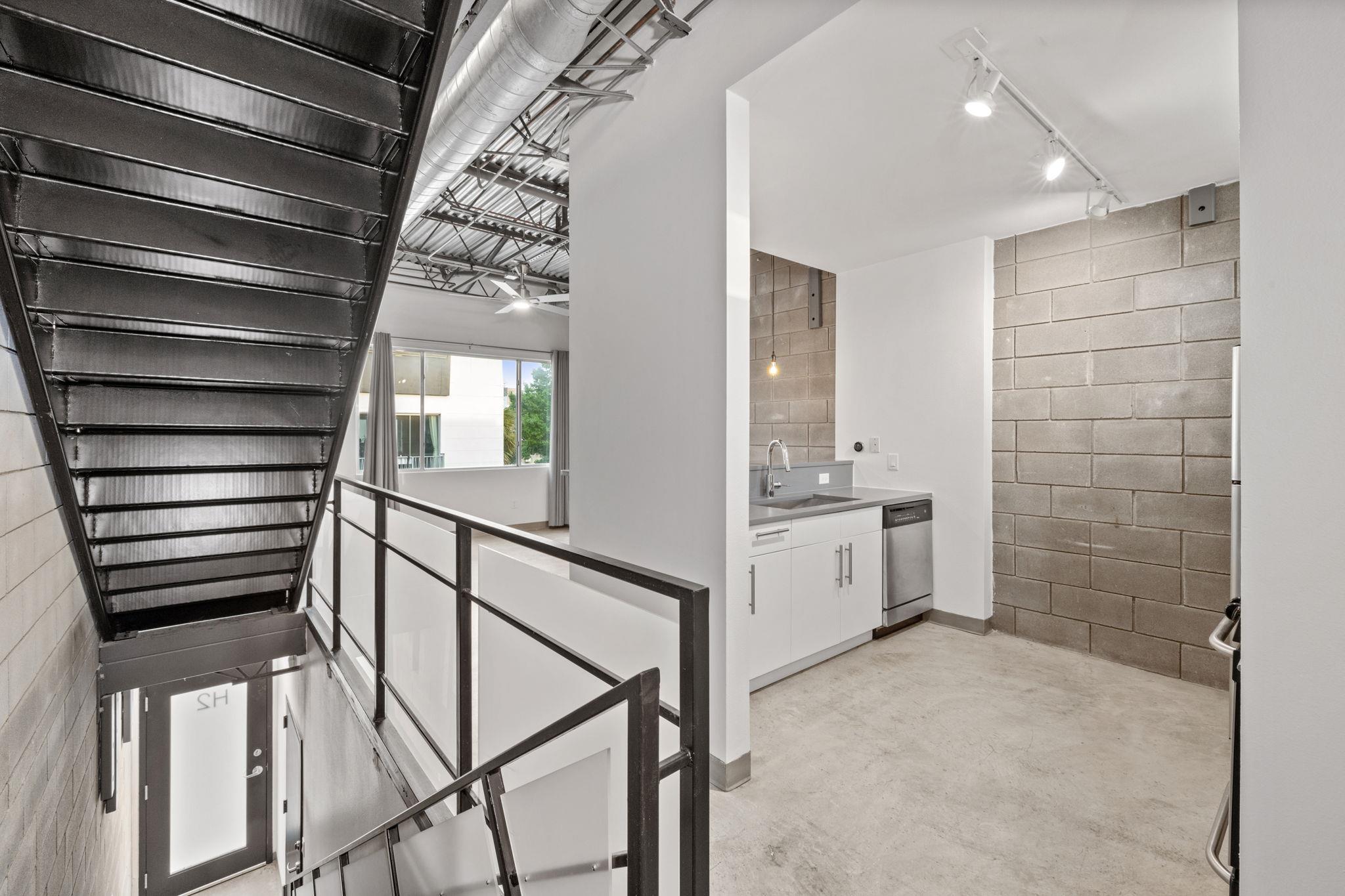 4801 S. Congress Ave #h2 Property Photo 4