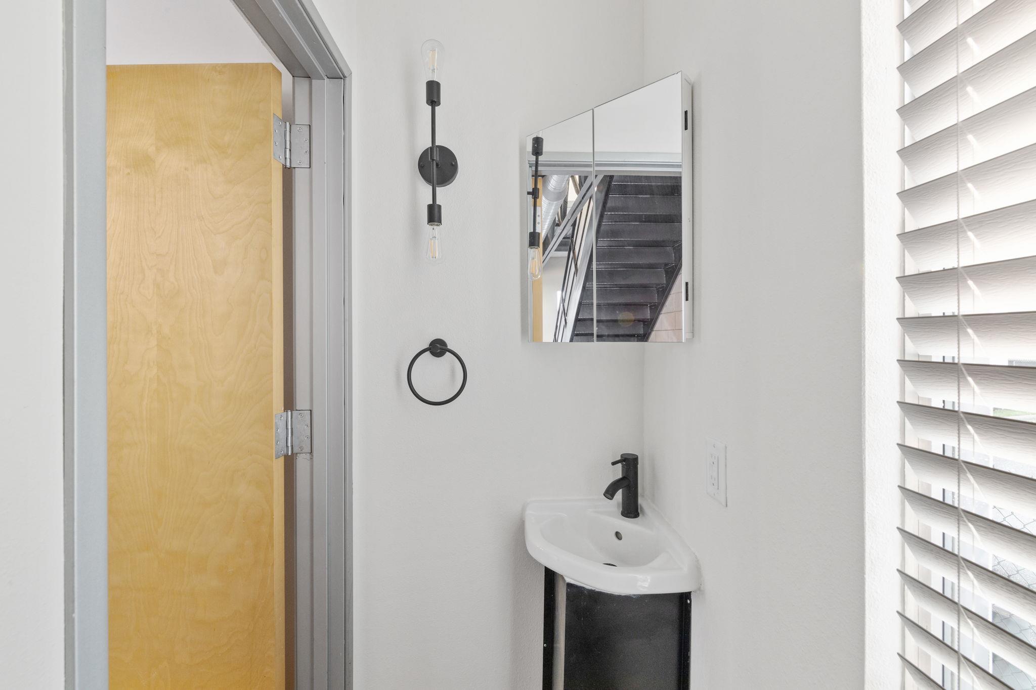 4801 S. Congress Ave #h2 Property Photo 9