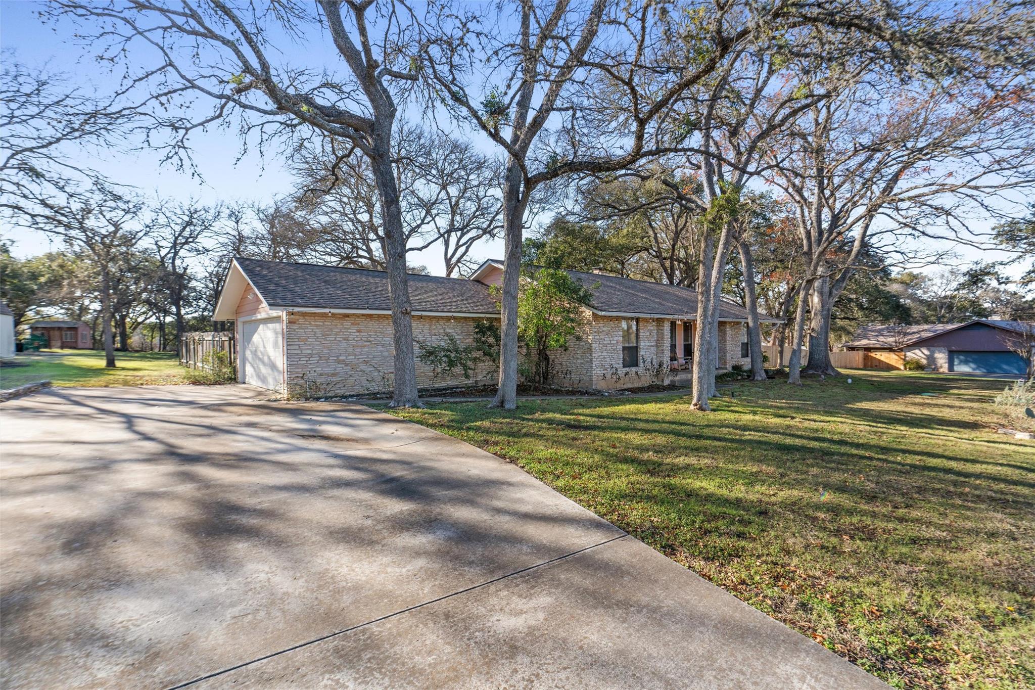 205 Leisurewoods Dr Property Photo 5