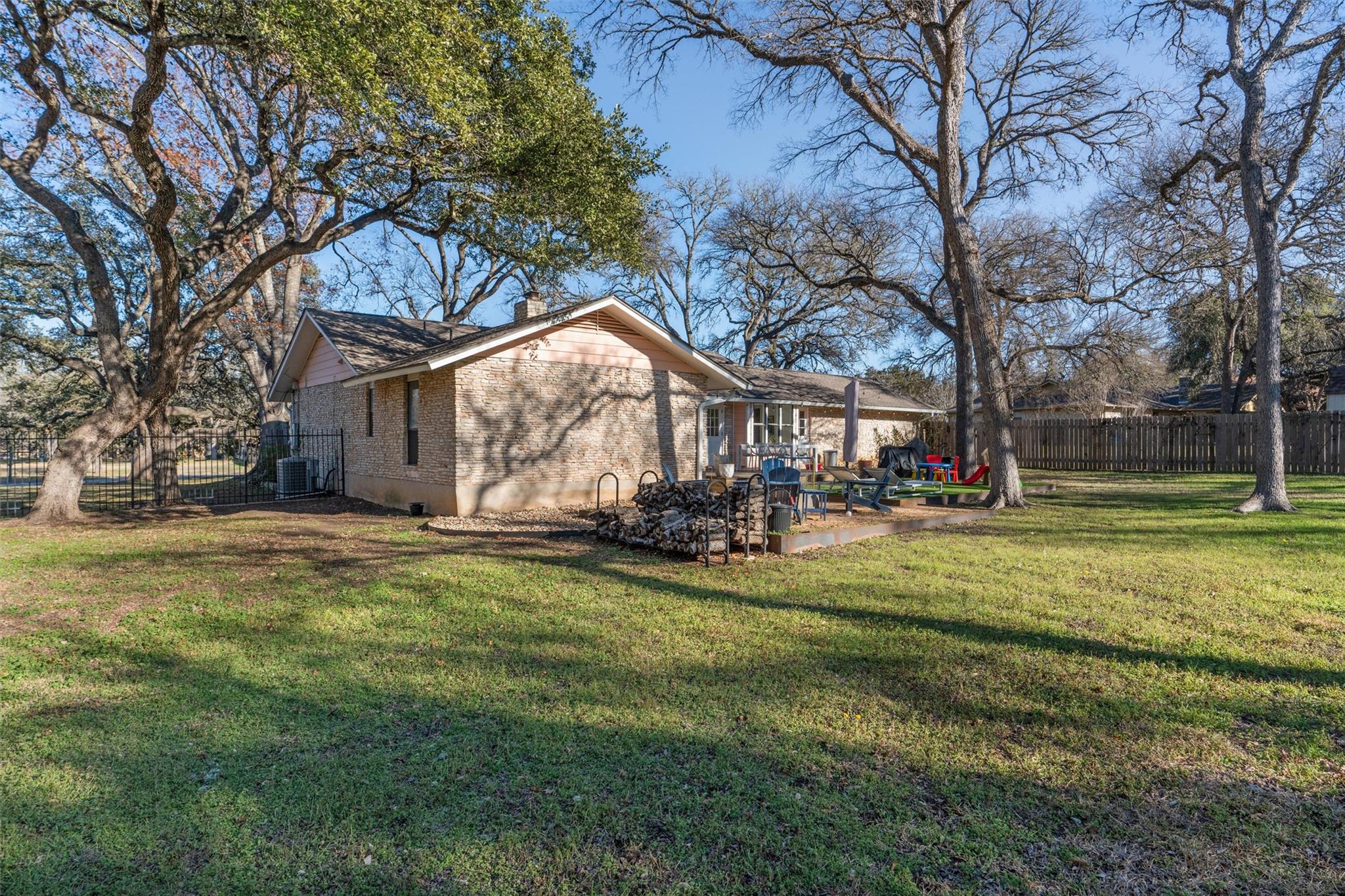 205 Leisurewoods Dr Property Photo 36