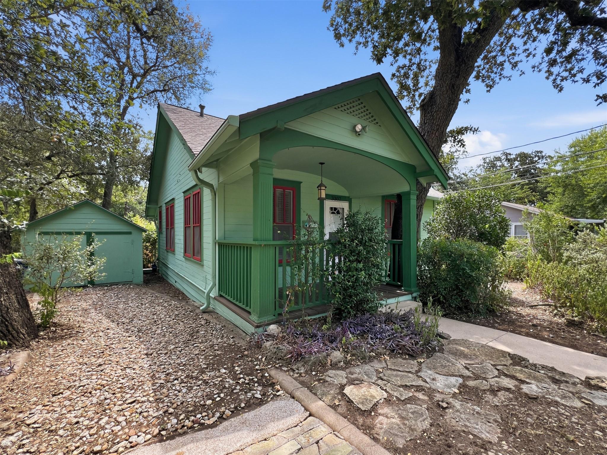 3307 Helms St Property Photo 1