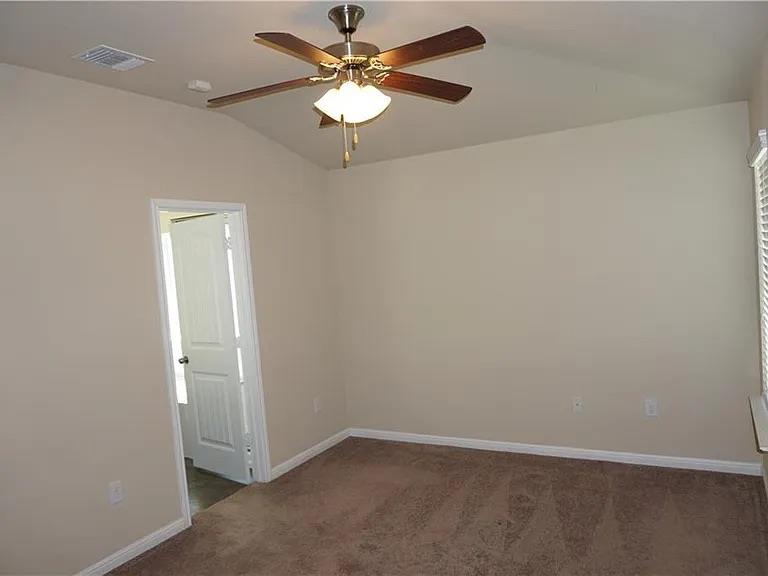 113 Leon River Loop Property Photo 7