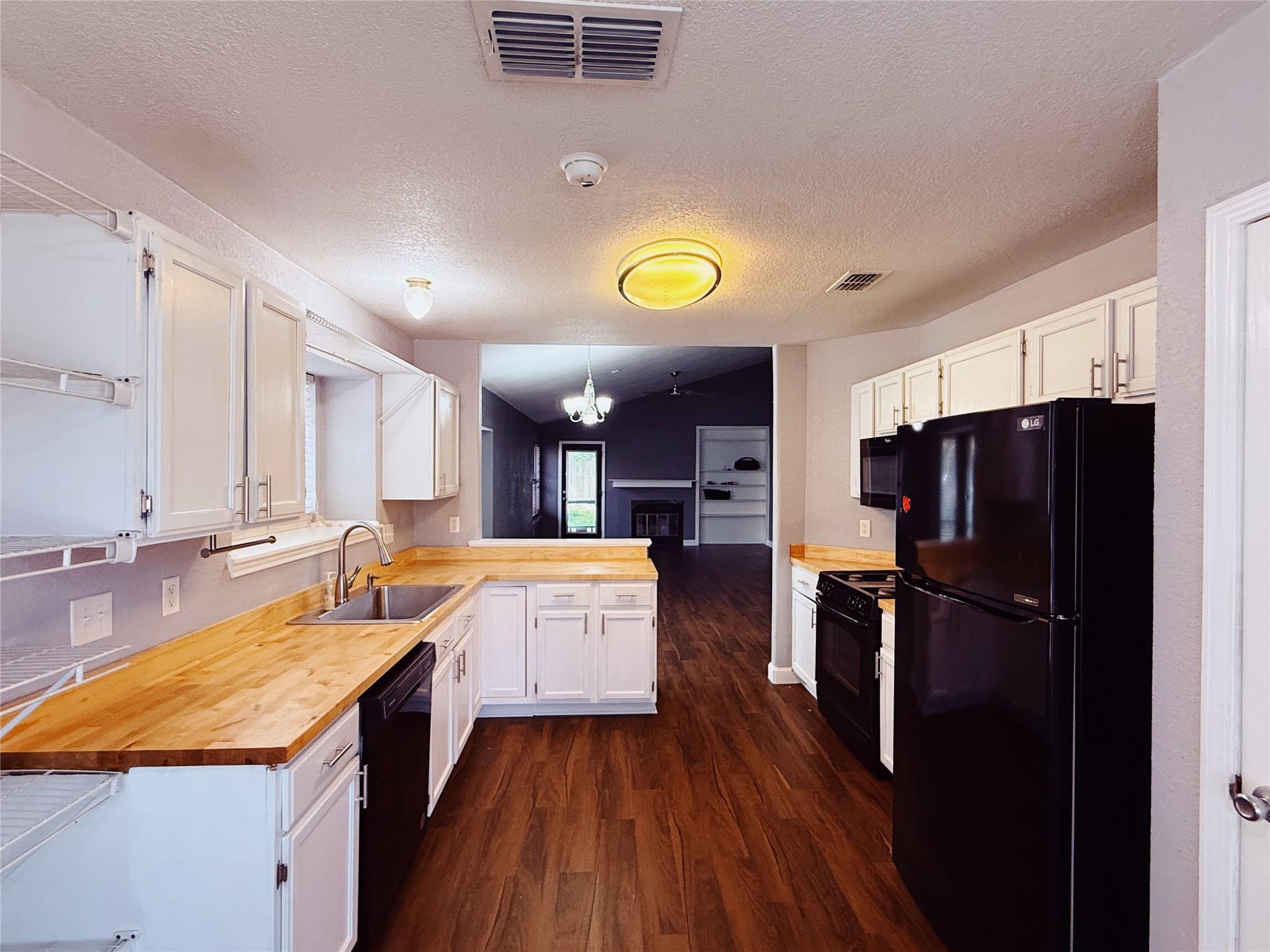 12314 Thompkins Dr Property Photo 6