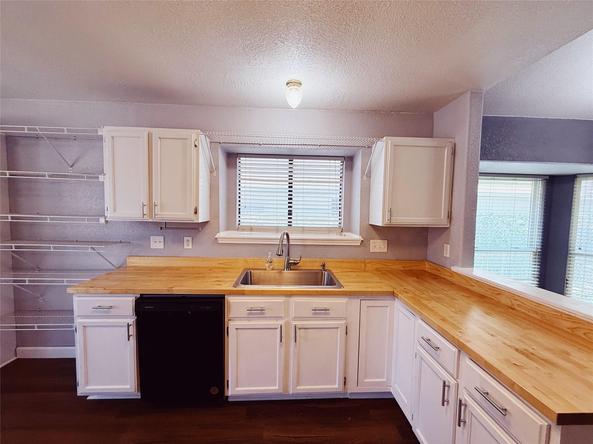 12314 Thompkins Dr Property Photo 7
