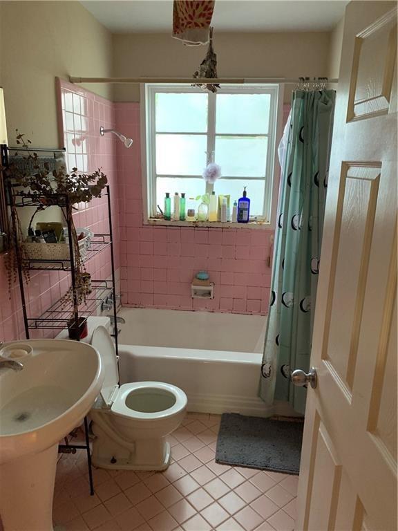 2905 Robinson St A Property Photo 8