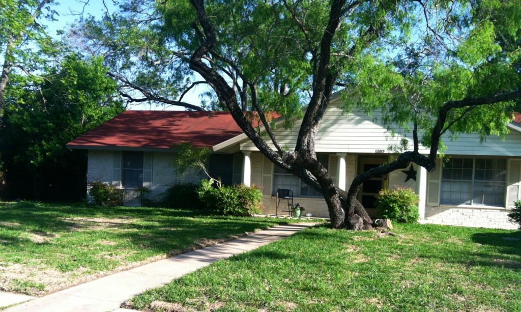 1809 Rogge Ln Property Photo