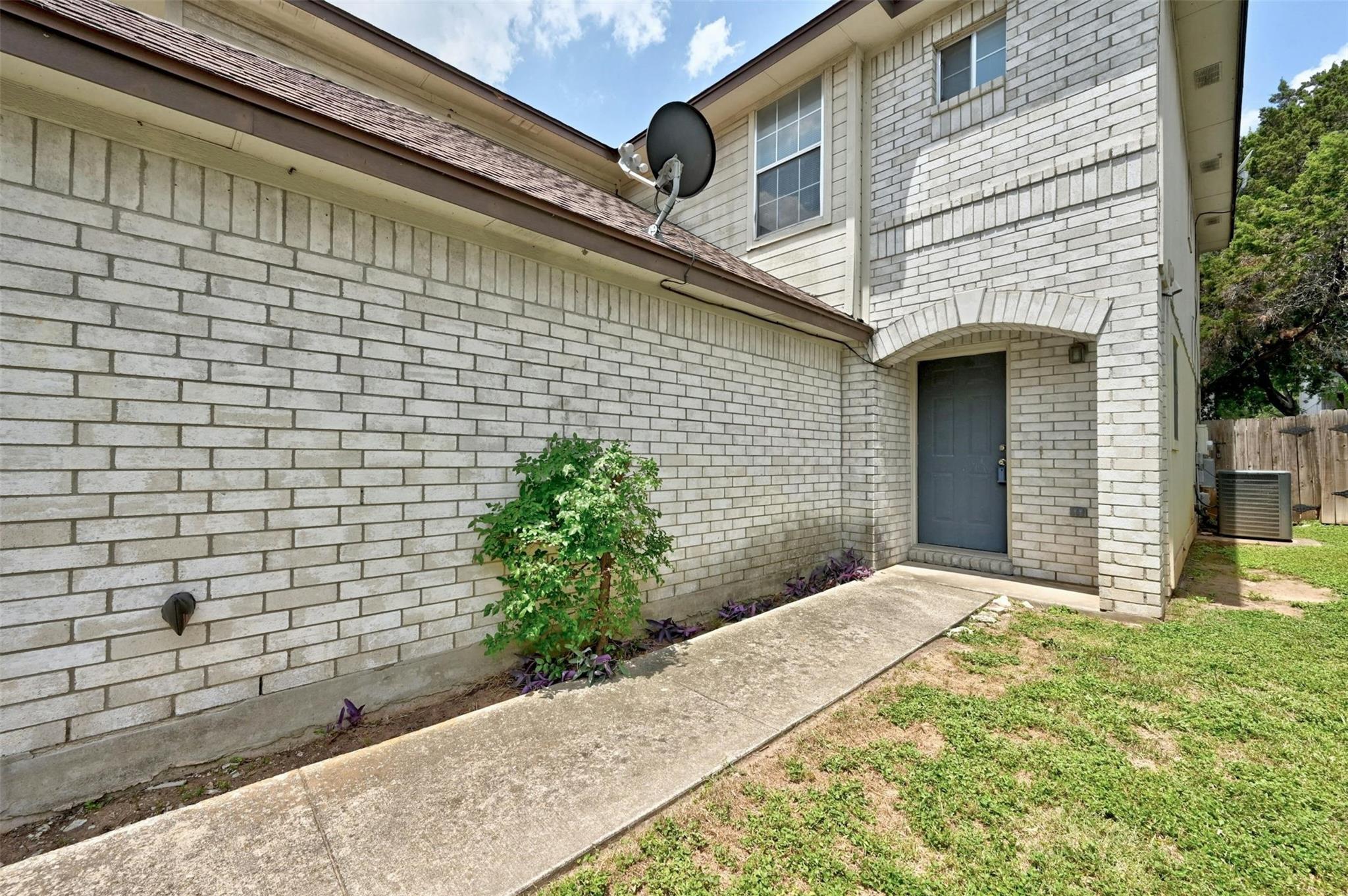 9602 Nightjar Dr #b Property Photo 3