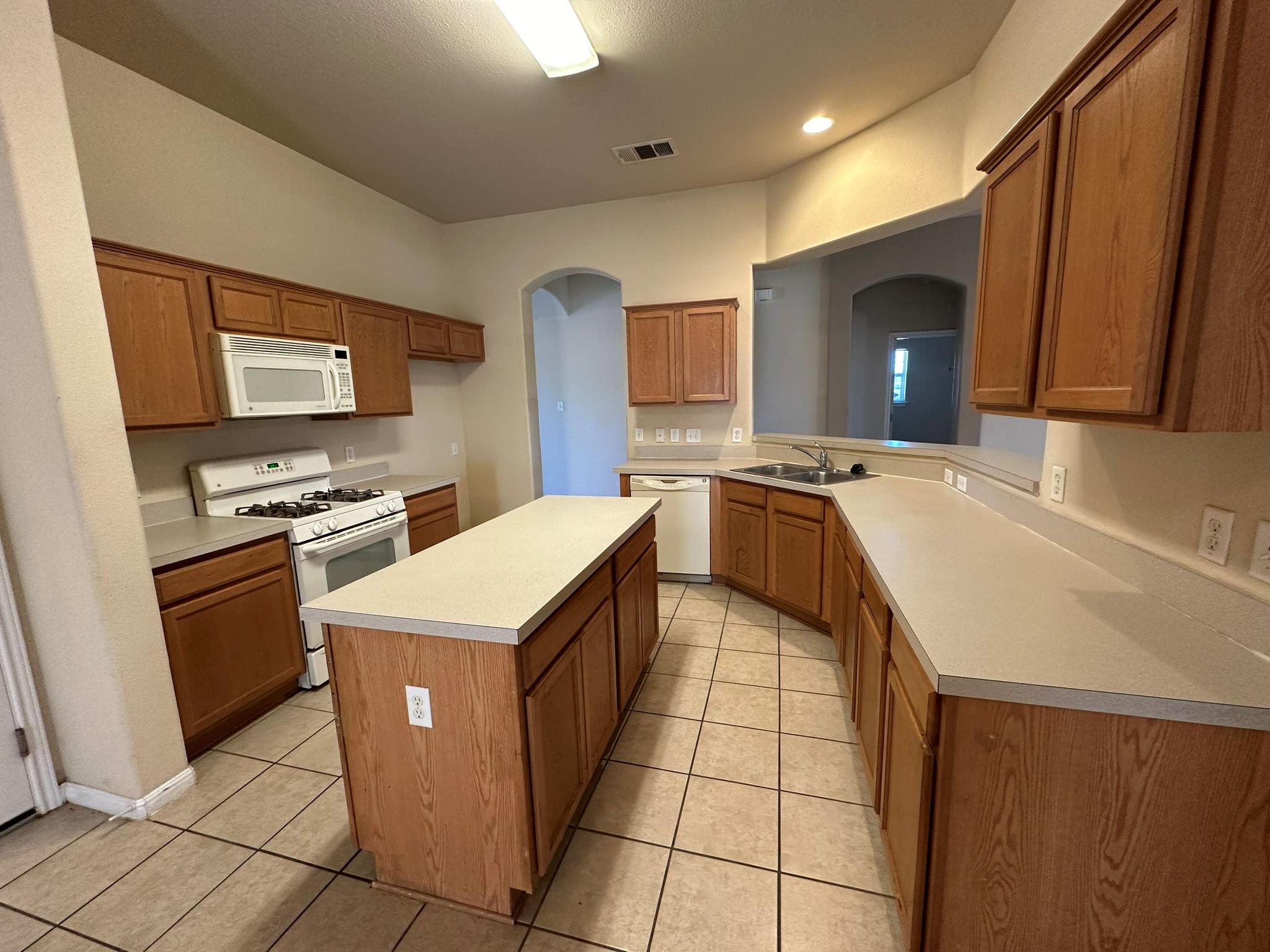 1604 Teal Trl Property Photo 2