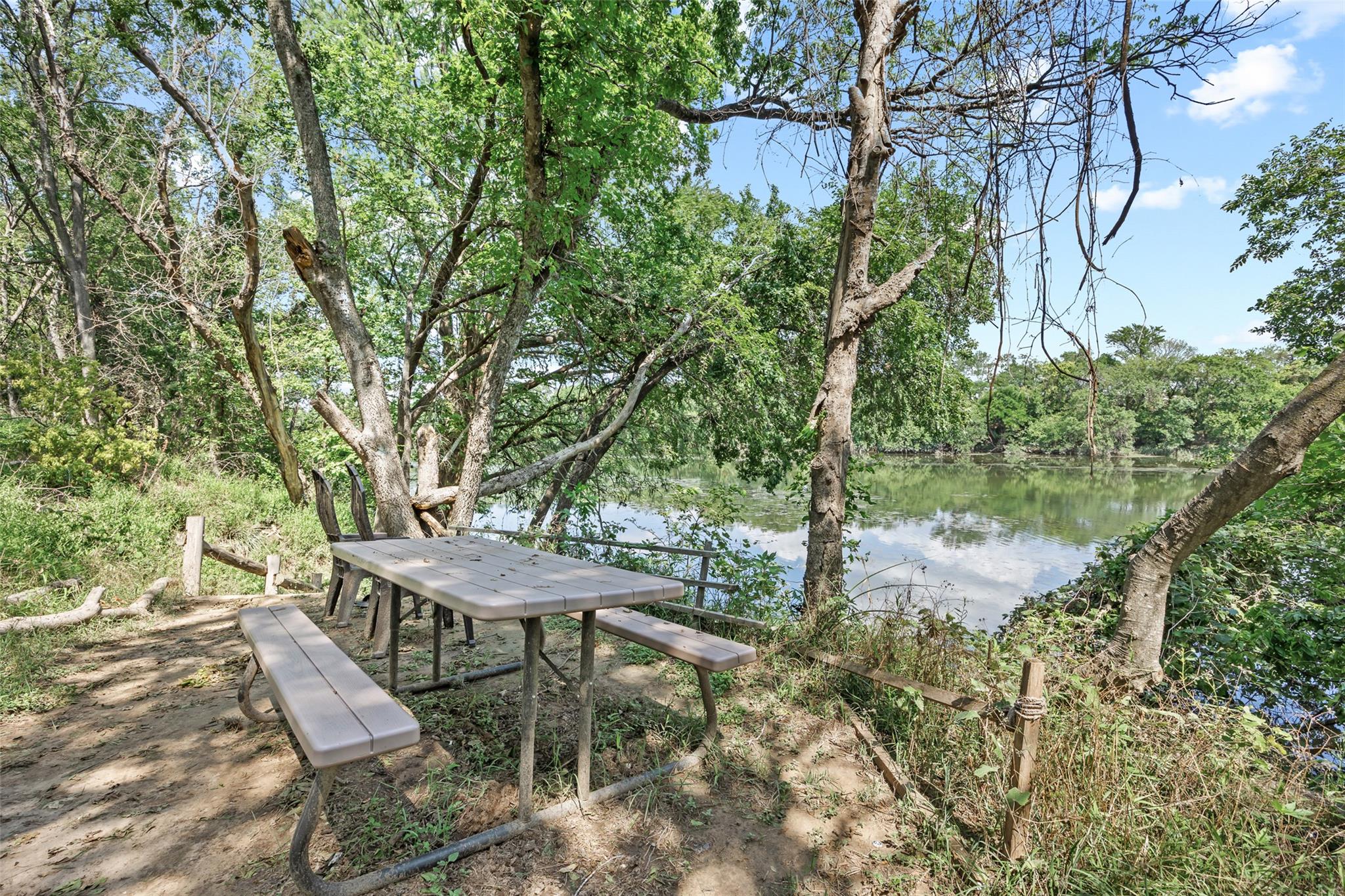 6717 Alleyton Dr Property Photo 3