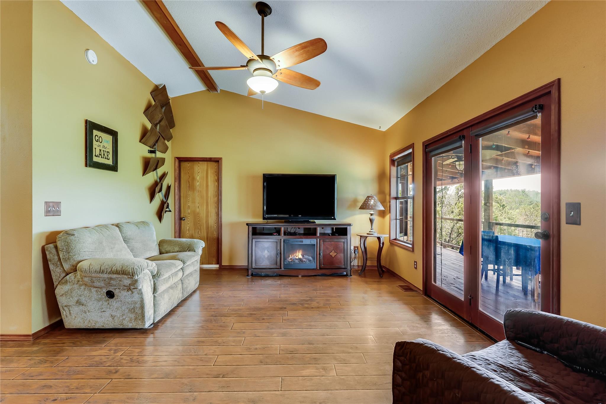 20803 Northland Dr Property Photo 12