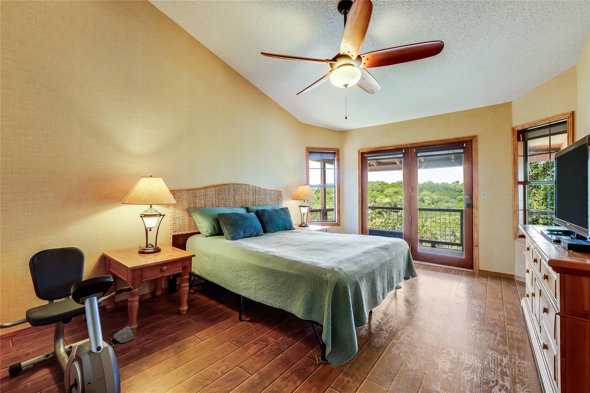20803 Northland Dr Property Photo 13