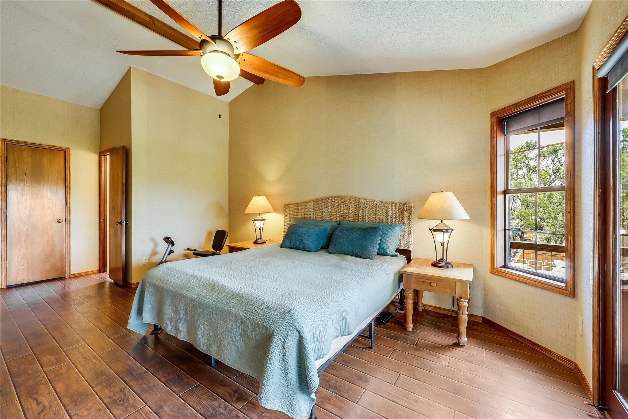 20803 Northland Dr Property Photo 14