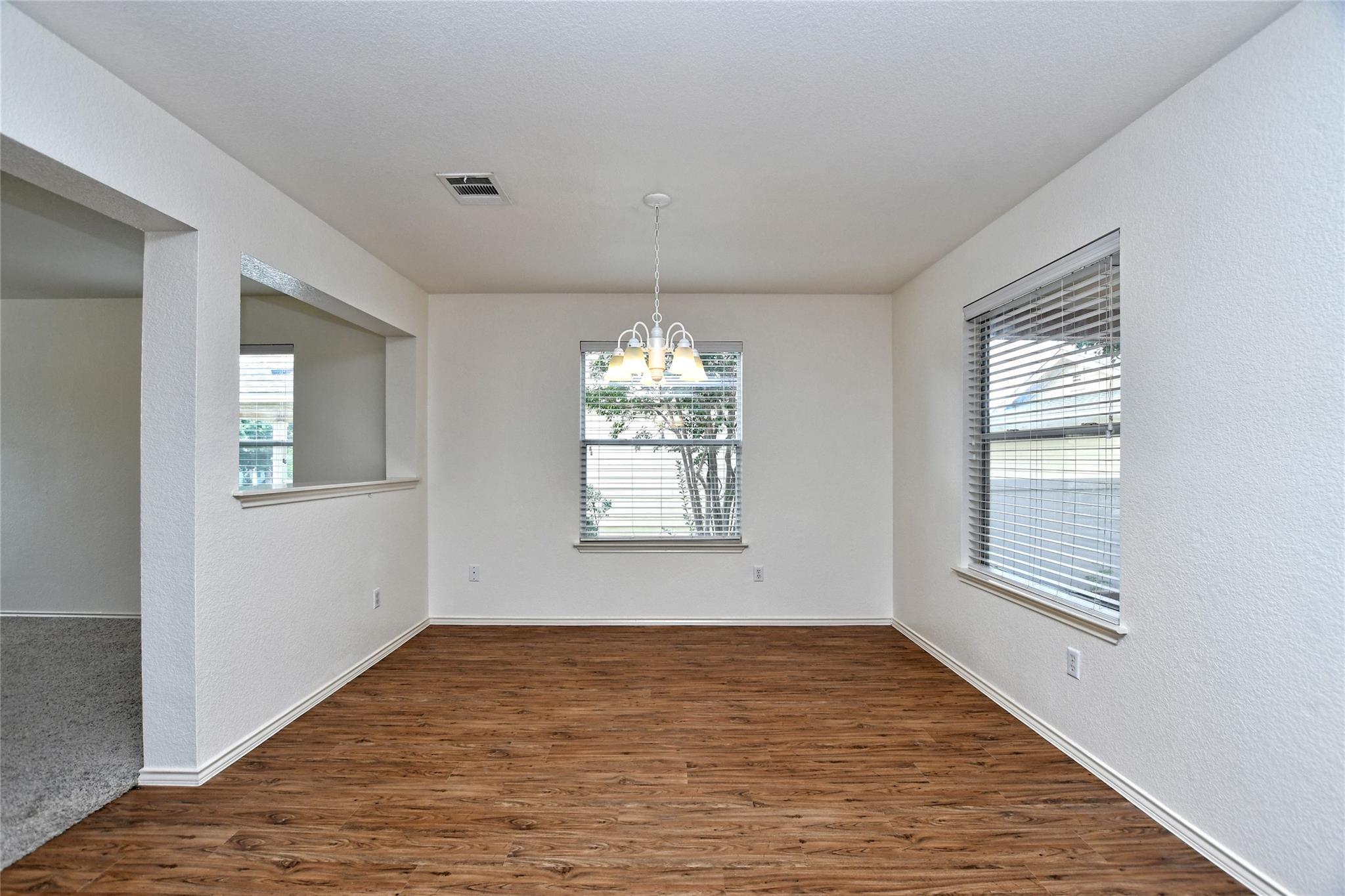 1815 Lost Maples Loop Property Photo 4