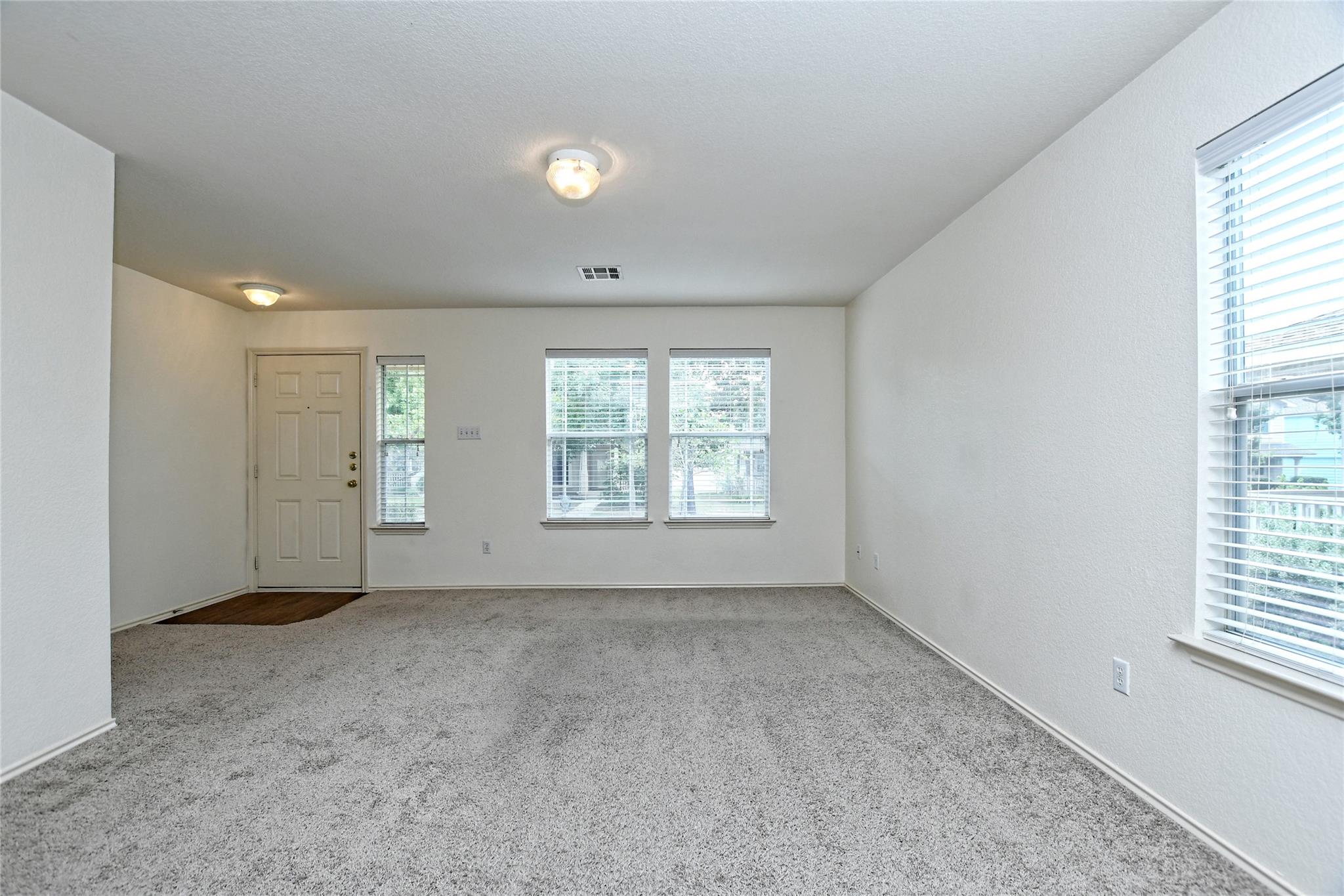 1815 Lost Maples Loop Property Photo 5
