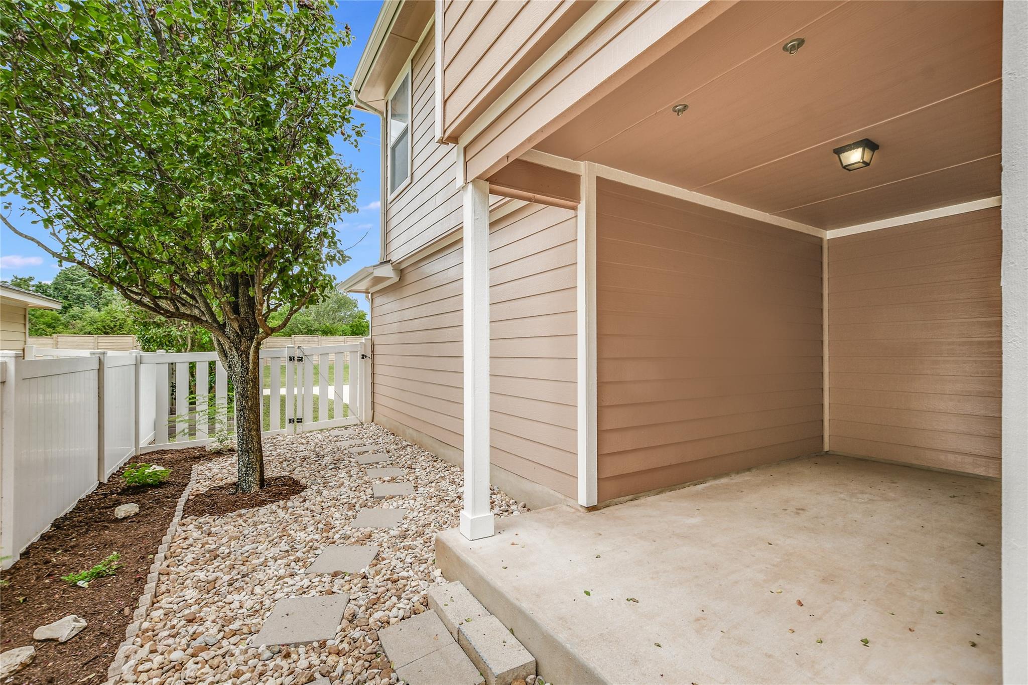 1815 Lost Maples Loop Property Photo 23
