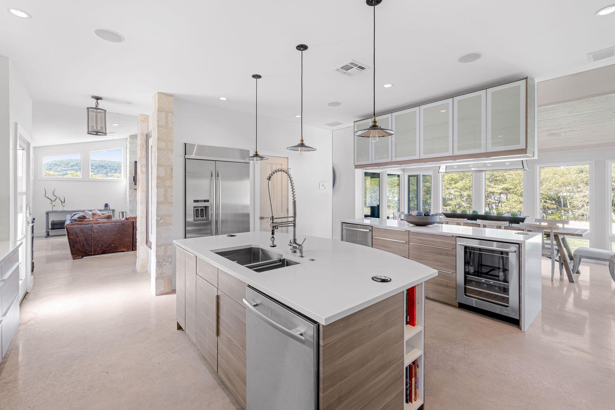 415 Frio Canon Trl Property Photo 6