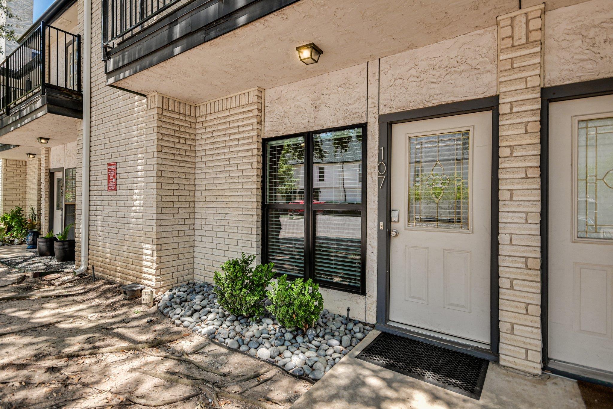 1307 Kinney Ave #107 Property Photo 1