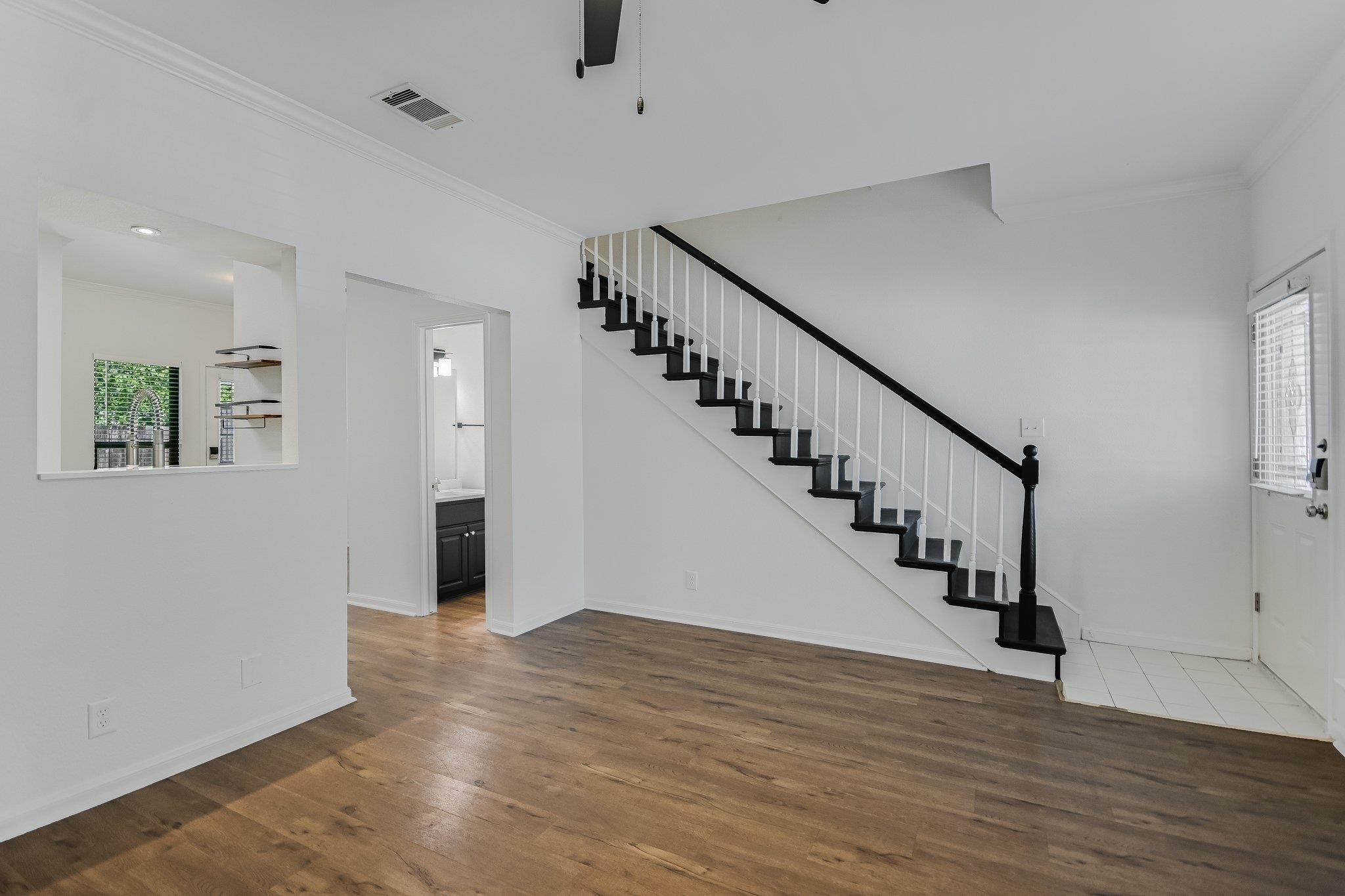 1307 Kinney Ave #107 Property Photo 5