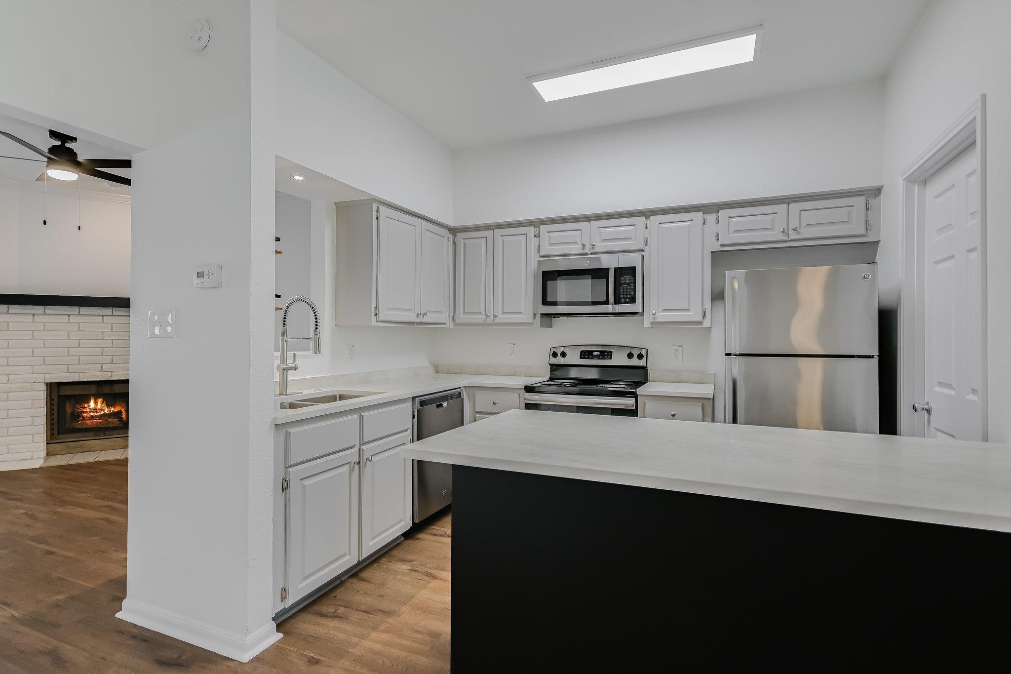 1307 Kinney Ave #107 Property Photo 7