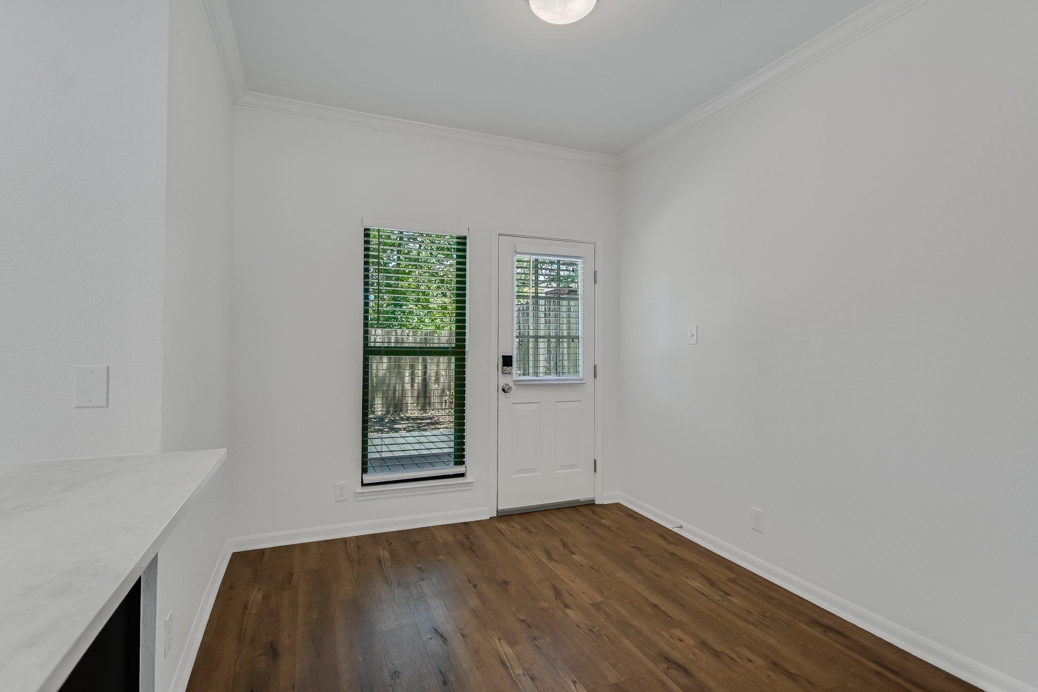 1307 Kinney Ave #107 Property Photo 9
