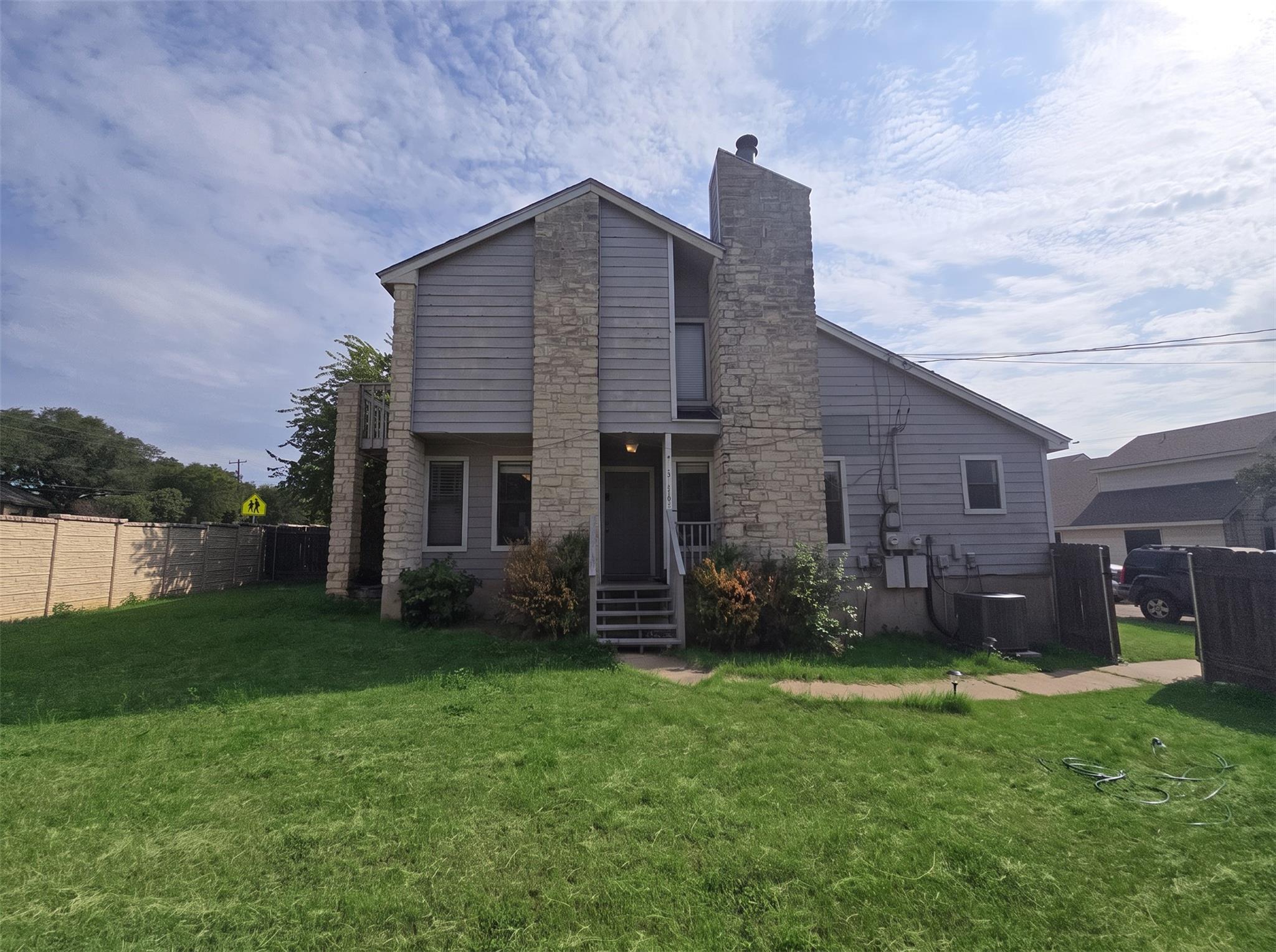 1758/1760 Horseshoe Cir Property Photo 1