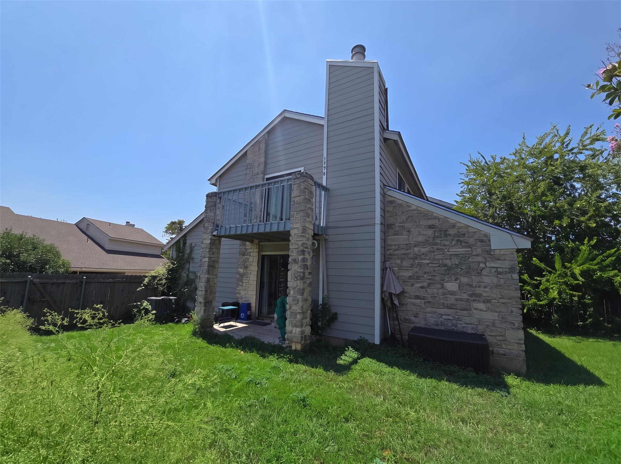 1758/1760 Horseshoe Cir Property Photo 2