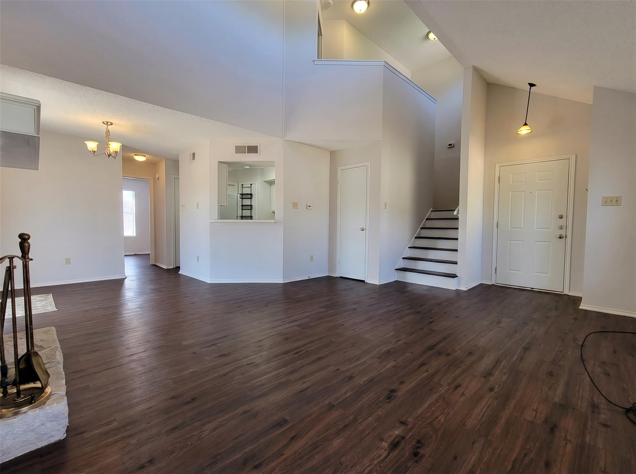 1758/1760 Horseshoe Cir Property Photo 4