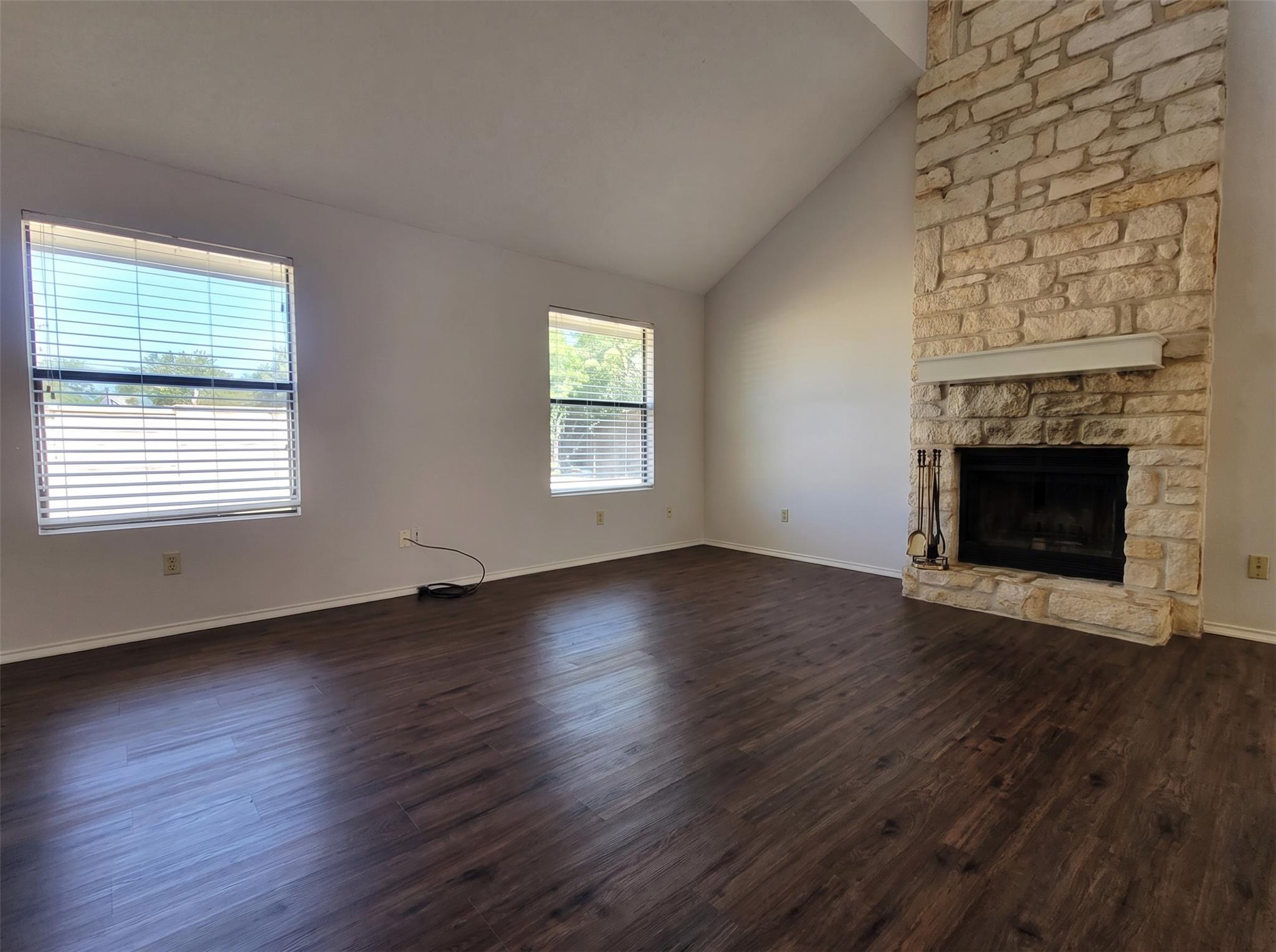 1758/1760 Horseshoe Cir Property Photo 6