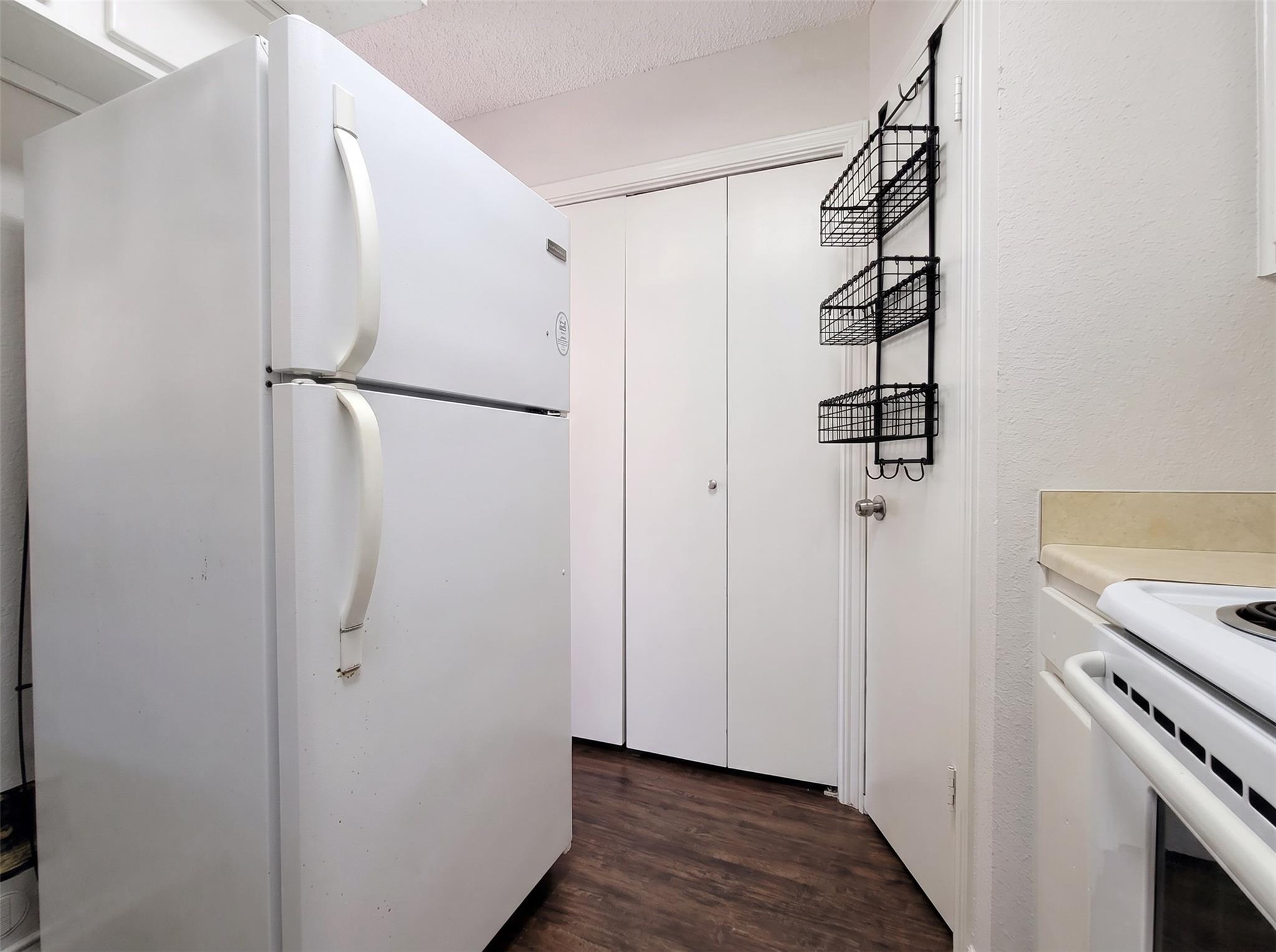 1758/1760 Horseshoe Cir Property Photo 10
