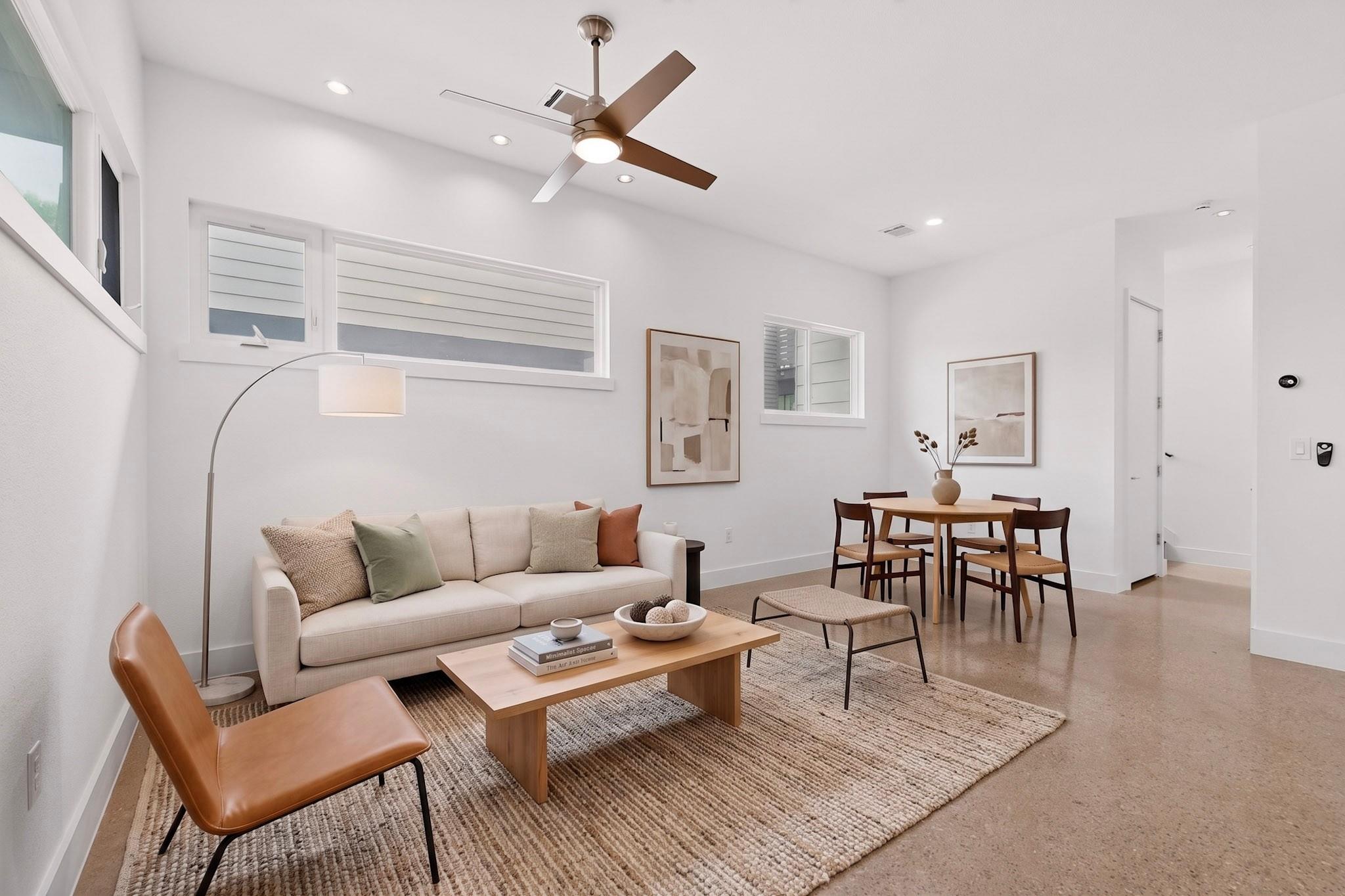 400 W 51st St #a Property Photo 8