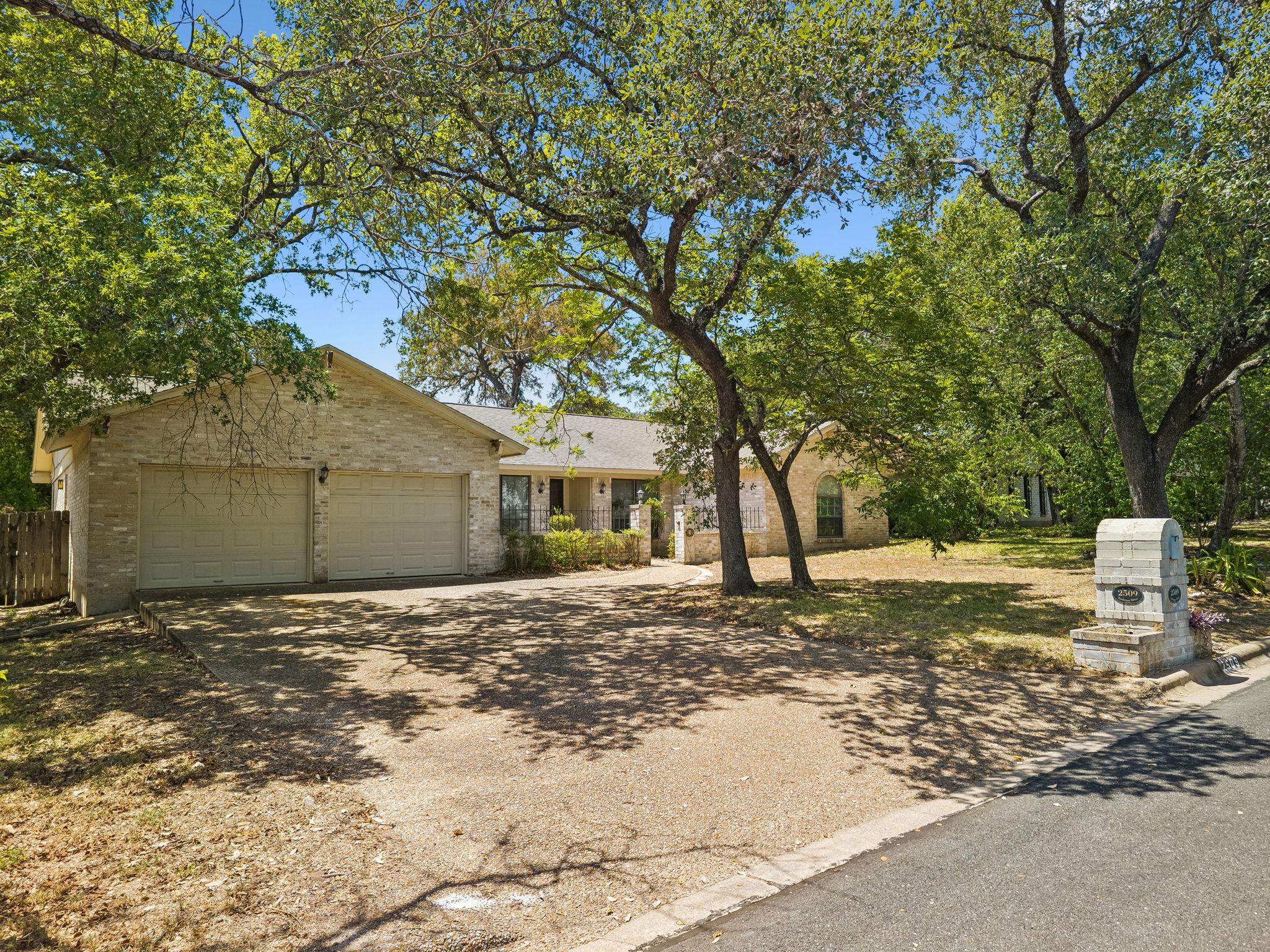 2509 Toulouse Dr Property Photo 3