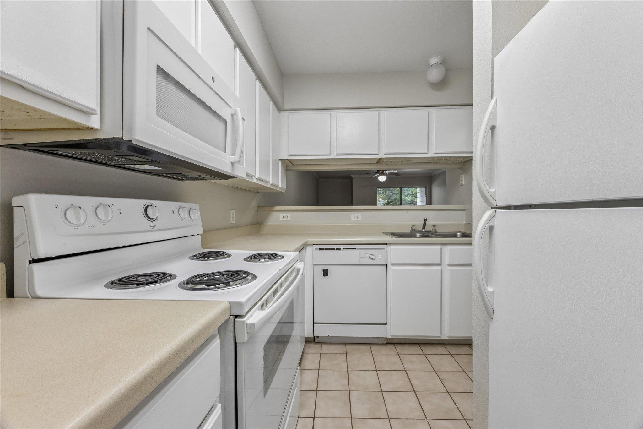 501 W 26th St #121 Property Photo 7