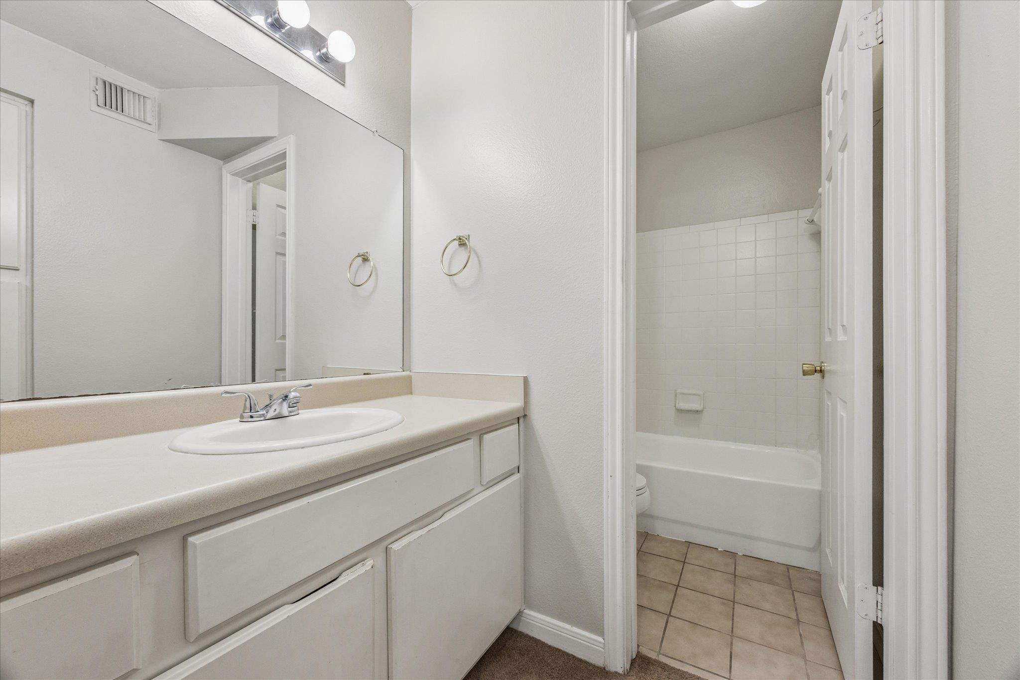 501 W 26th St #121 Property Photo 10