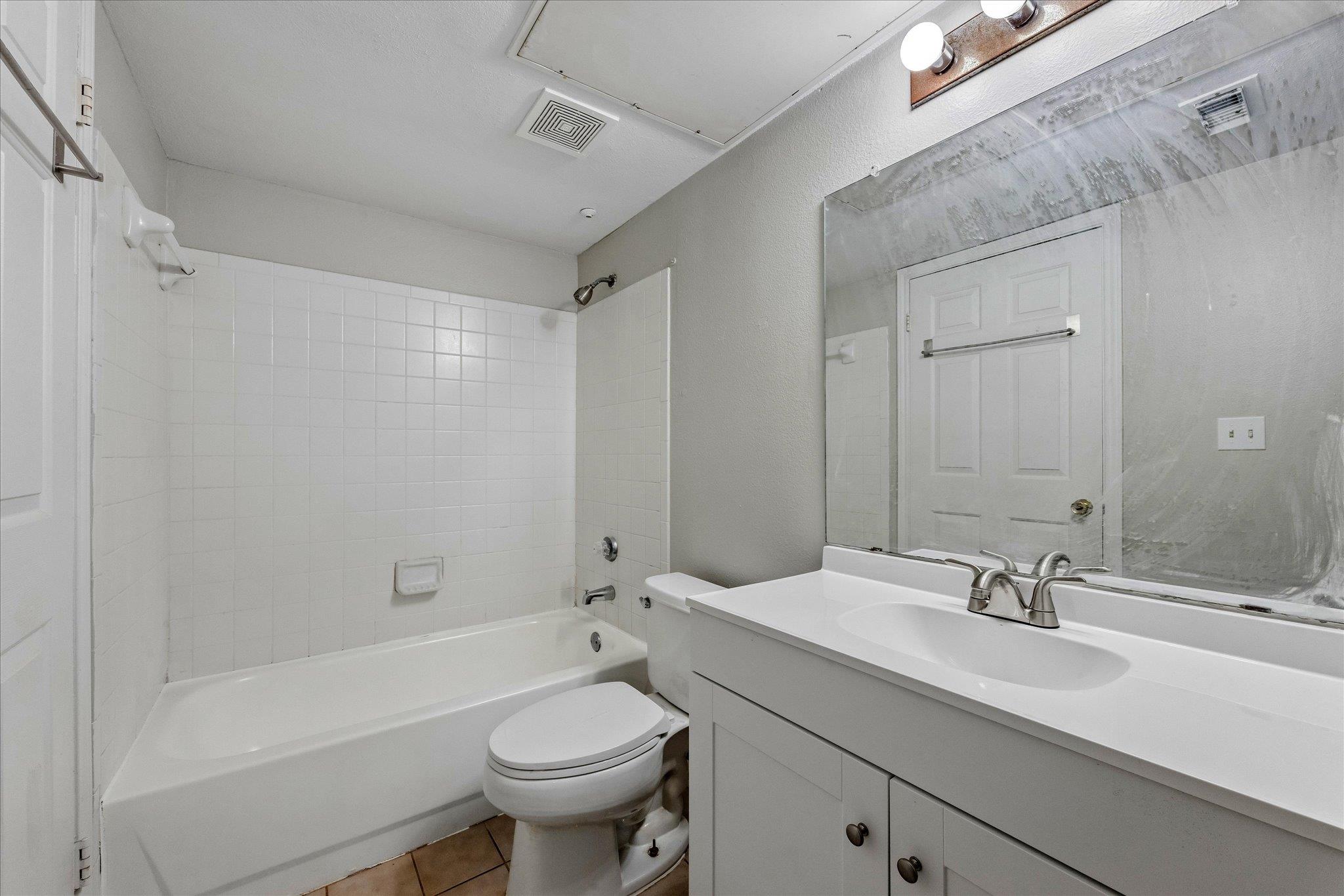 501 W 26th St #121 Property Photo 13
