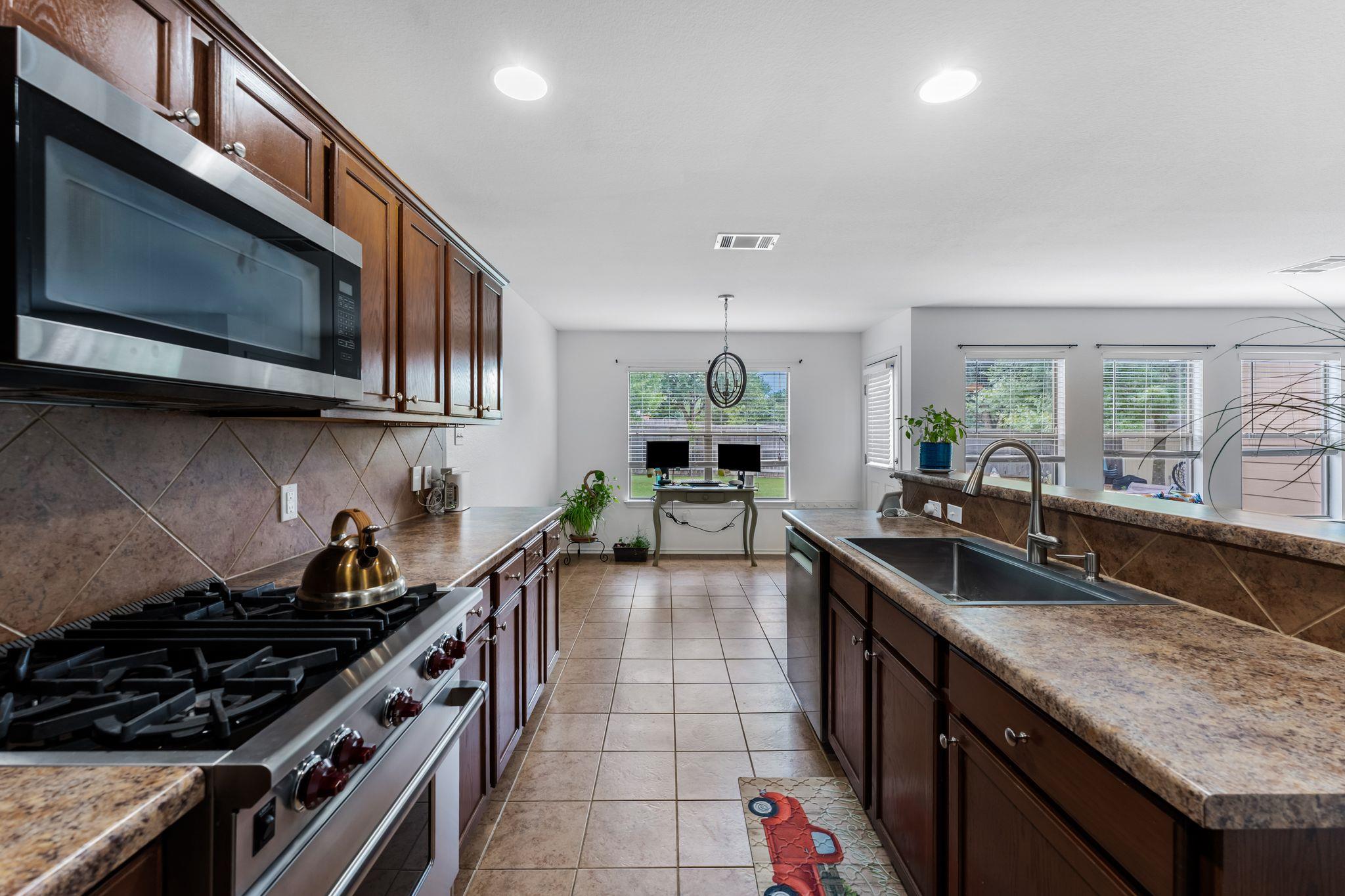 150 Breccia Cv Property Photo 8