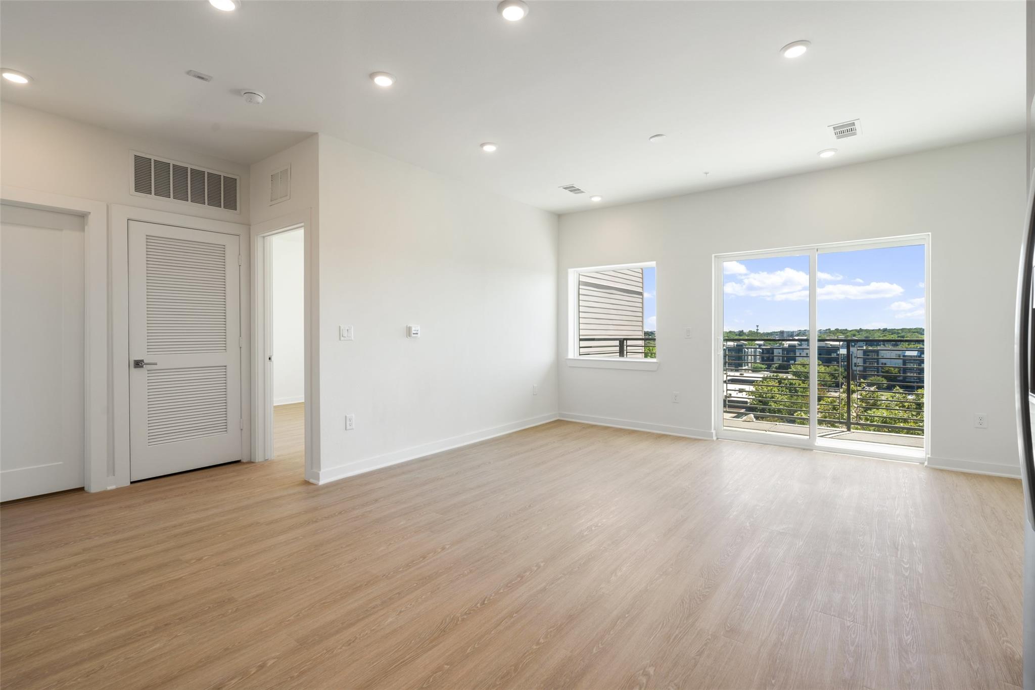4802 S Congress Ave #403 Property Photo 2