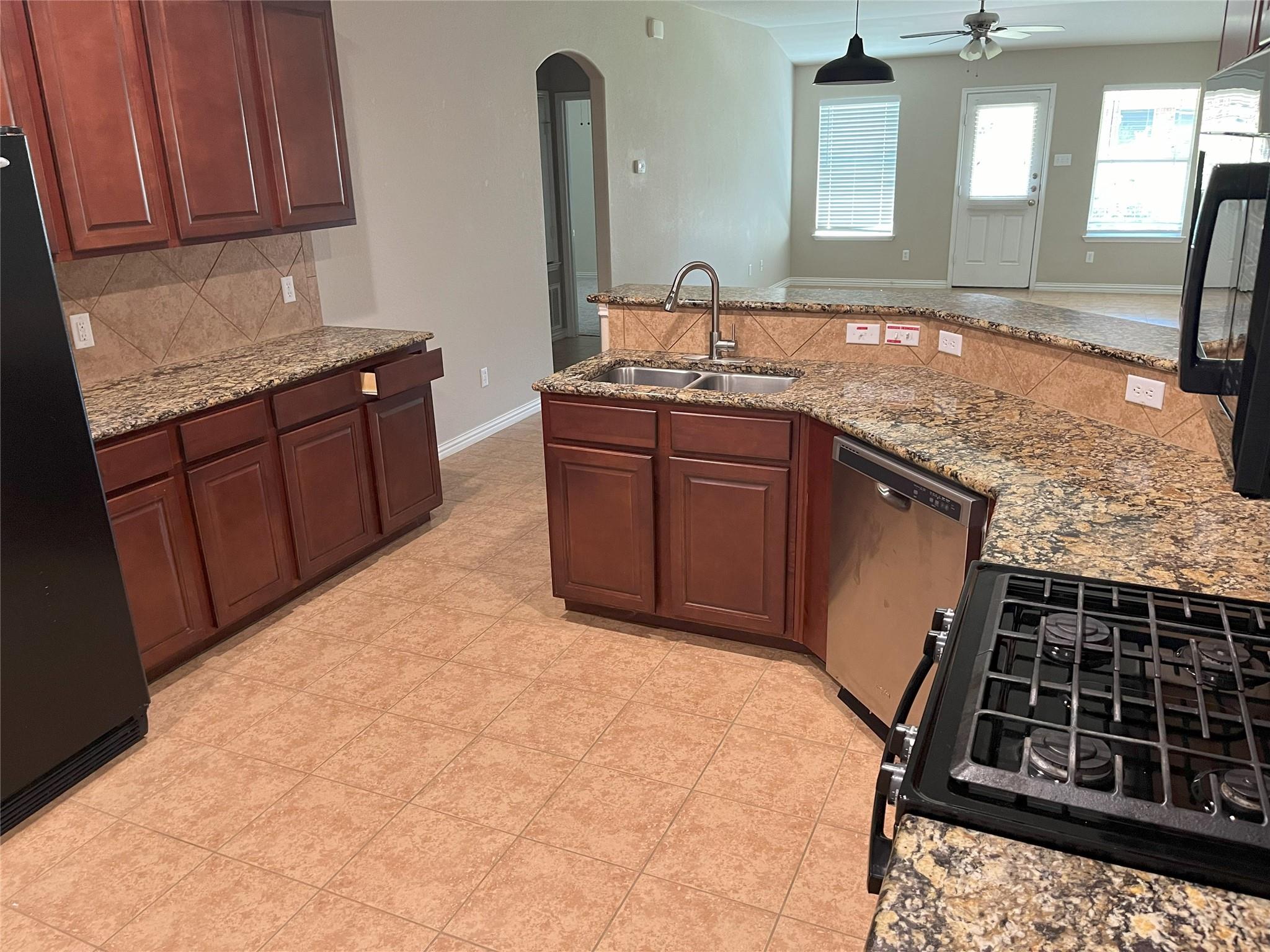 2375 Garlic Creek Dr Property Photo 5