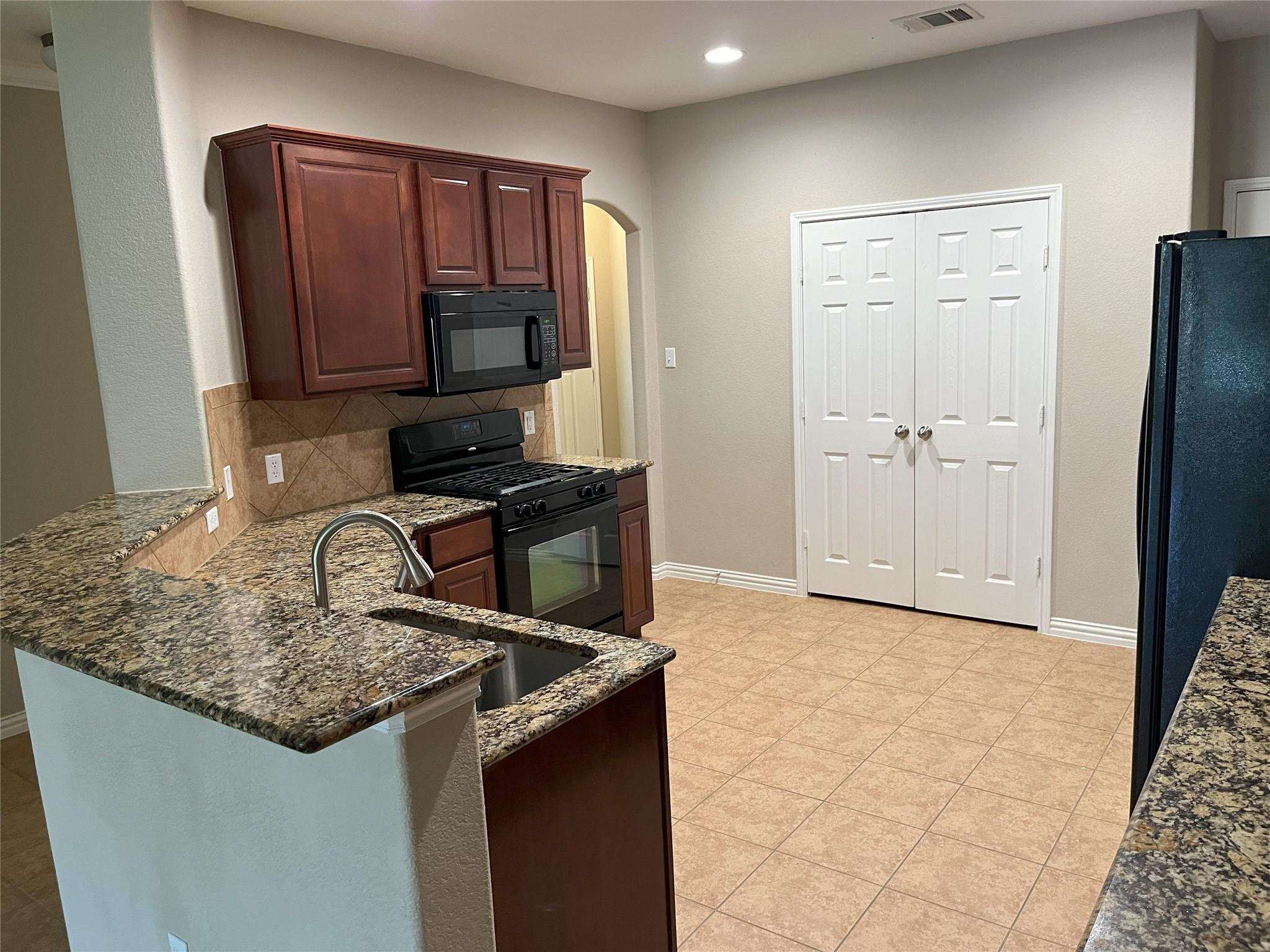 2375 Garlic Creek Dr Property Photo 6