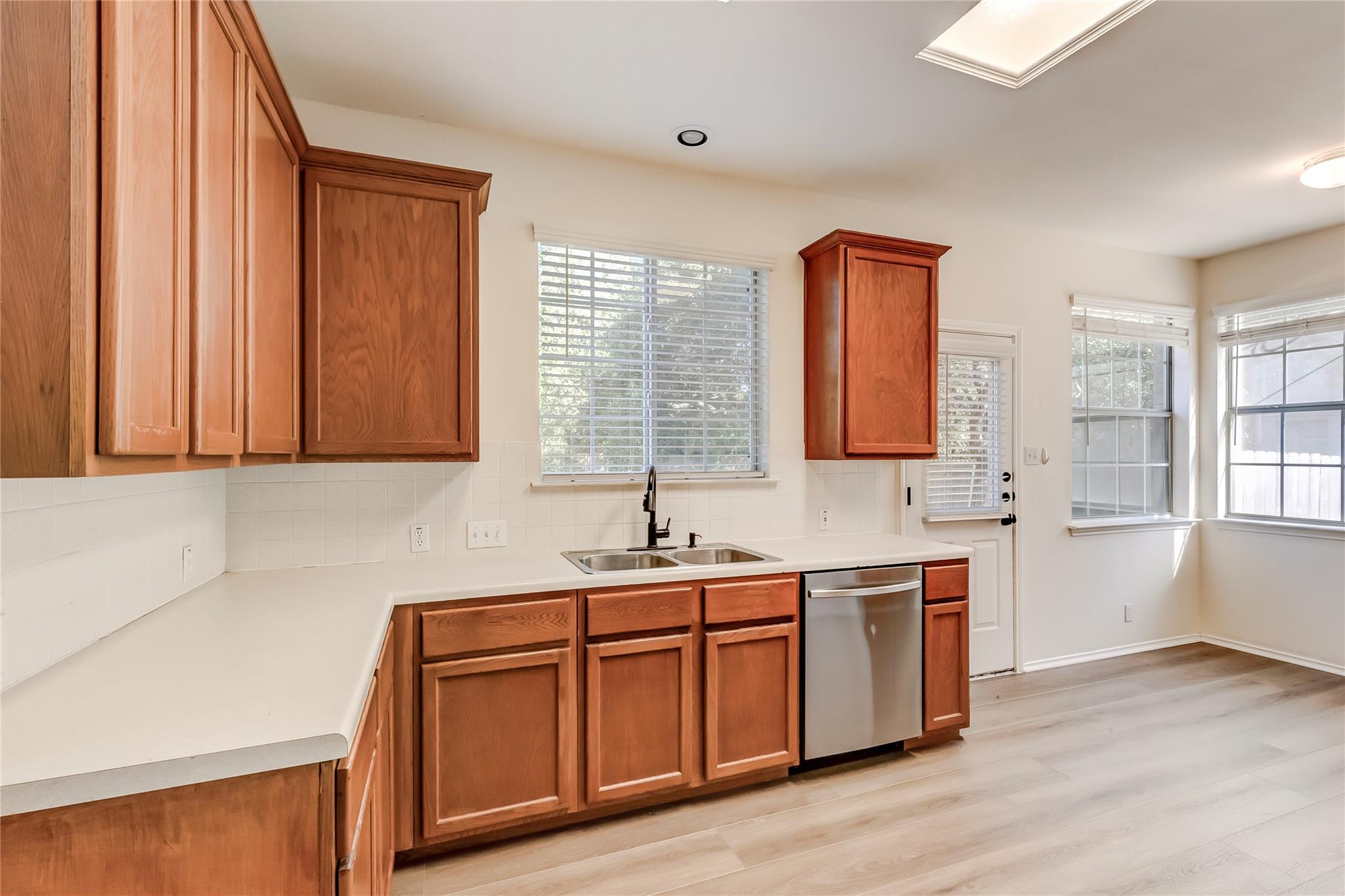 8116 Forest Heights Ln Property Photo 11