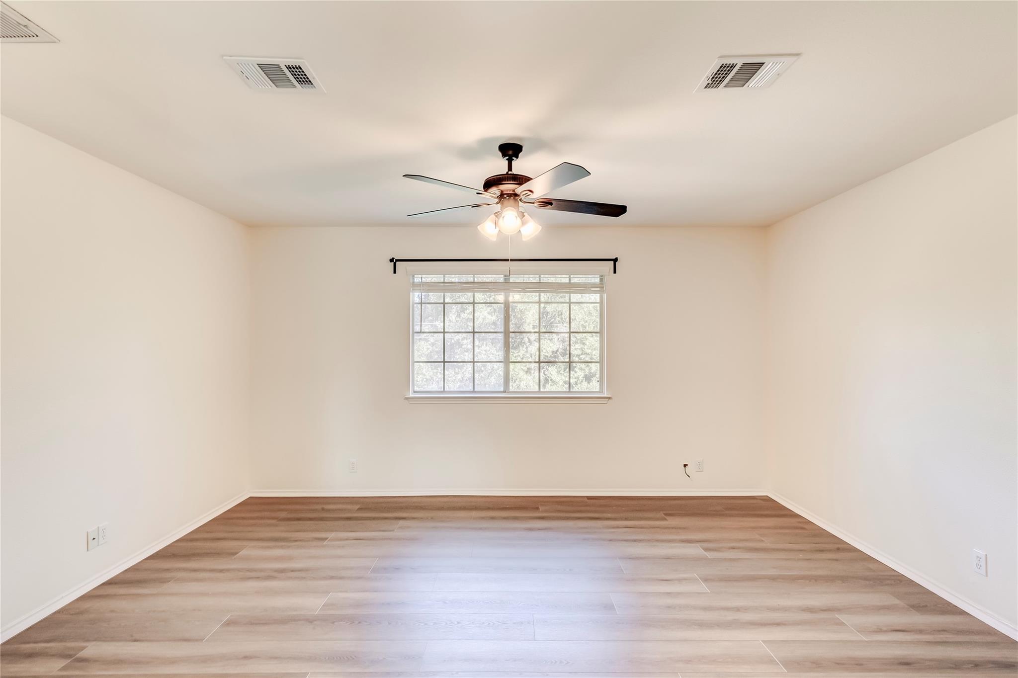 8116 Forest Heights Ln Property Photo 16