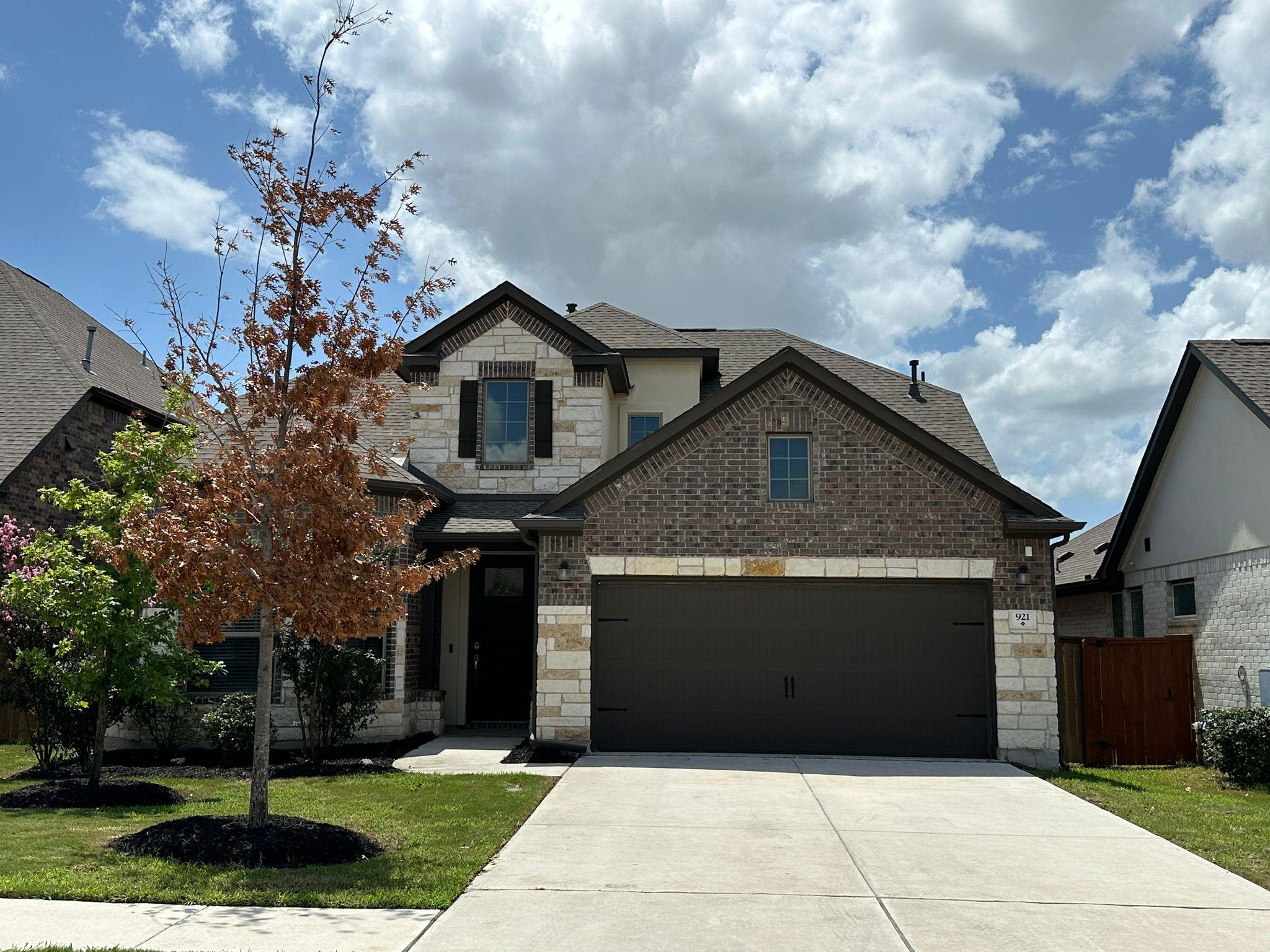 921 Del Raphael Dr Property Photo 2