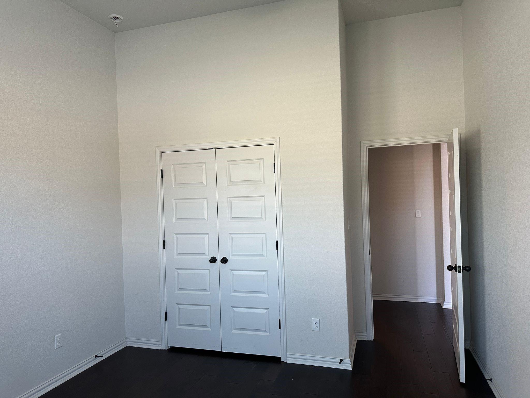 921 Del Raphael Dr Property Photo 3