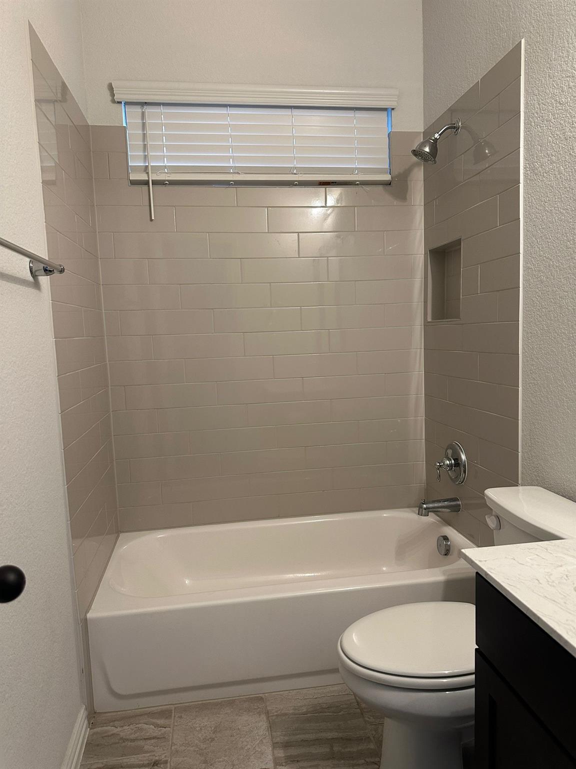 921 Del Raphael Dr Property Photo 4