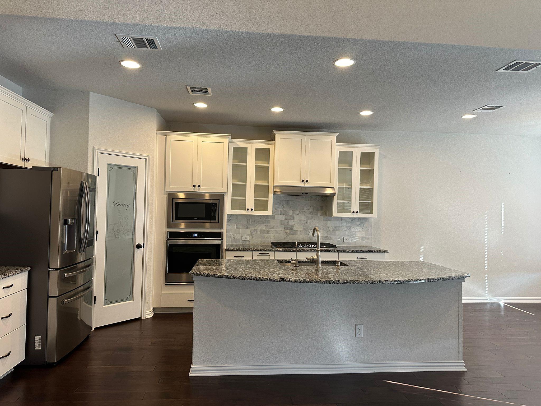921 Del Raphael Dr Property Photo 8