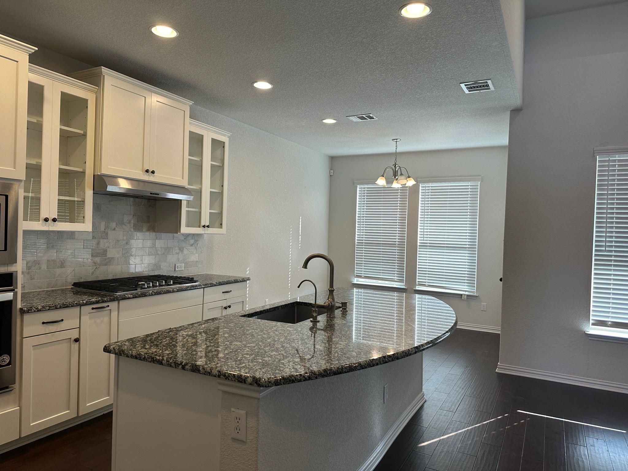 921 Del Raphael Dr Property Photo 10